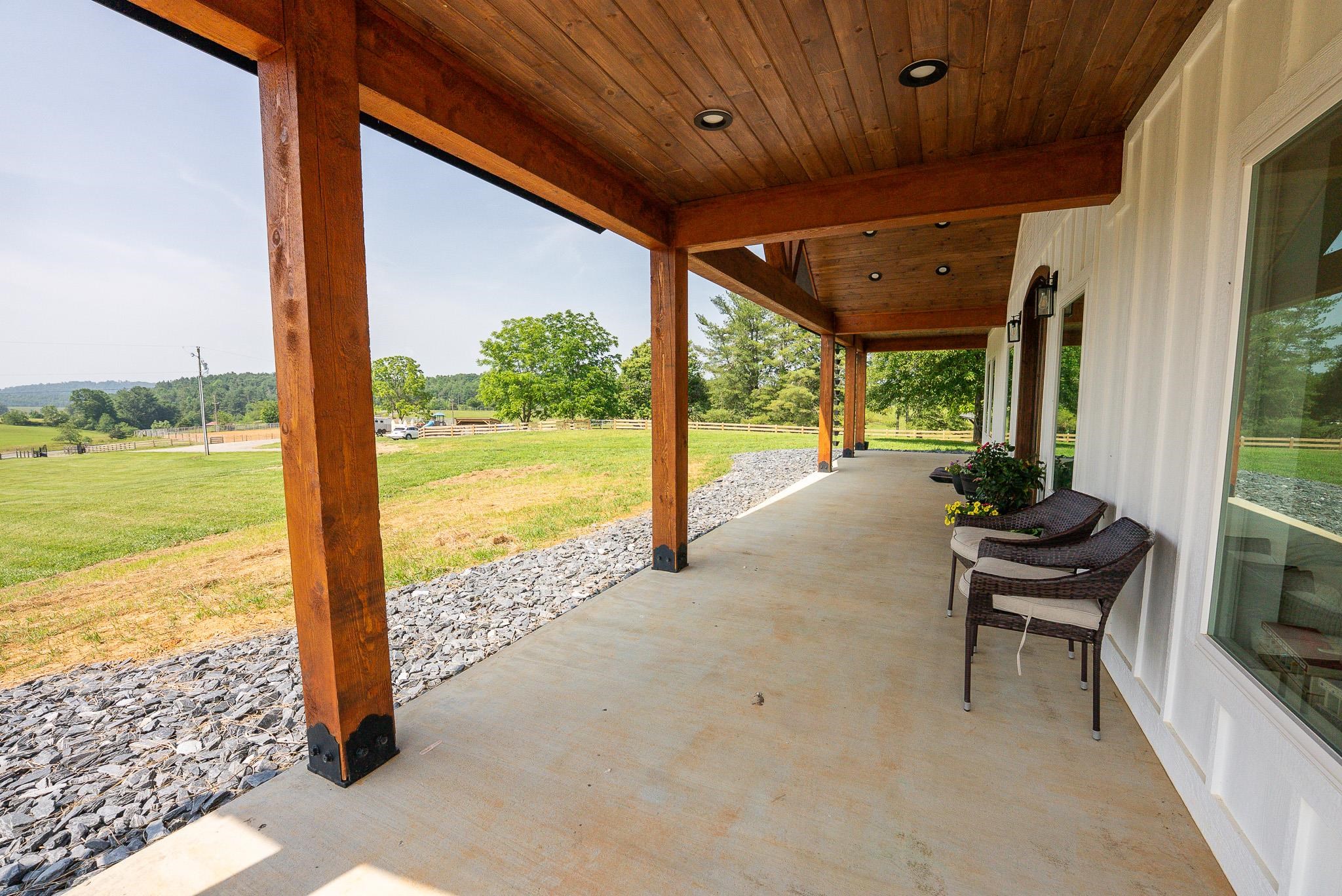 2822 Huffville Road Pilot VA 24138