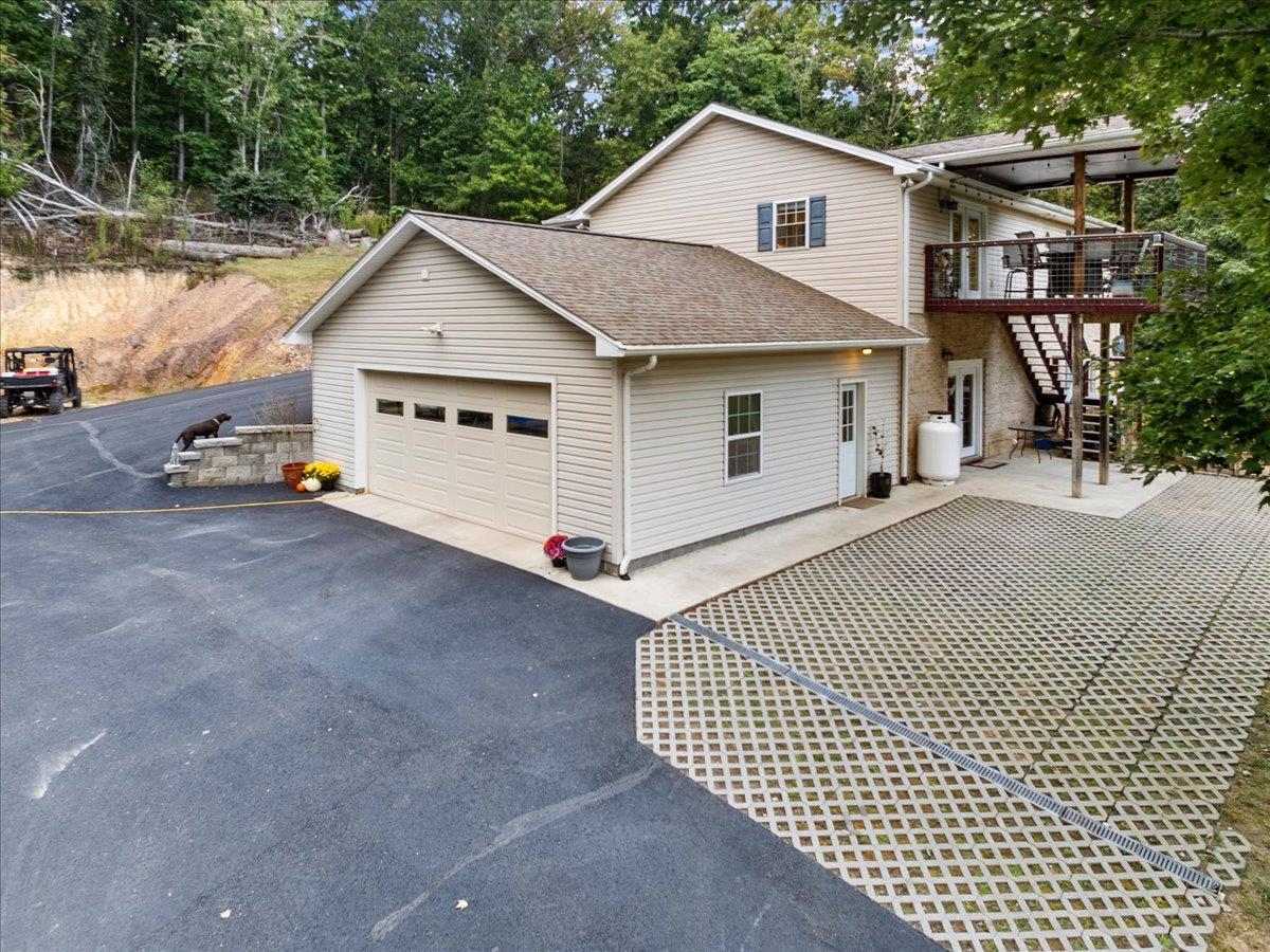 2601 Chaucer Lane Riner VA 24149