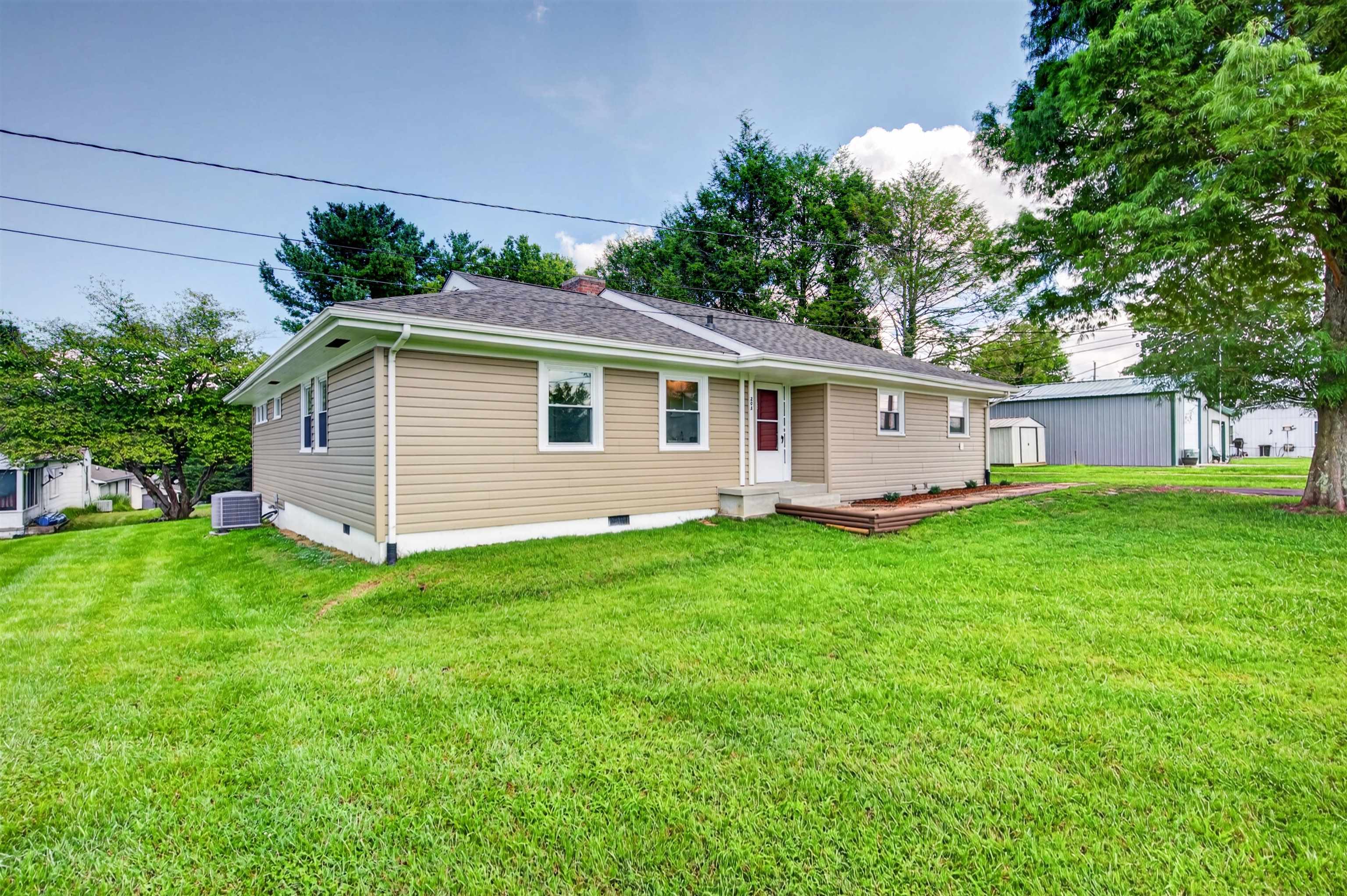 203 Taylor Street Radford VA 24141