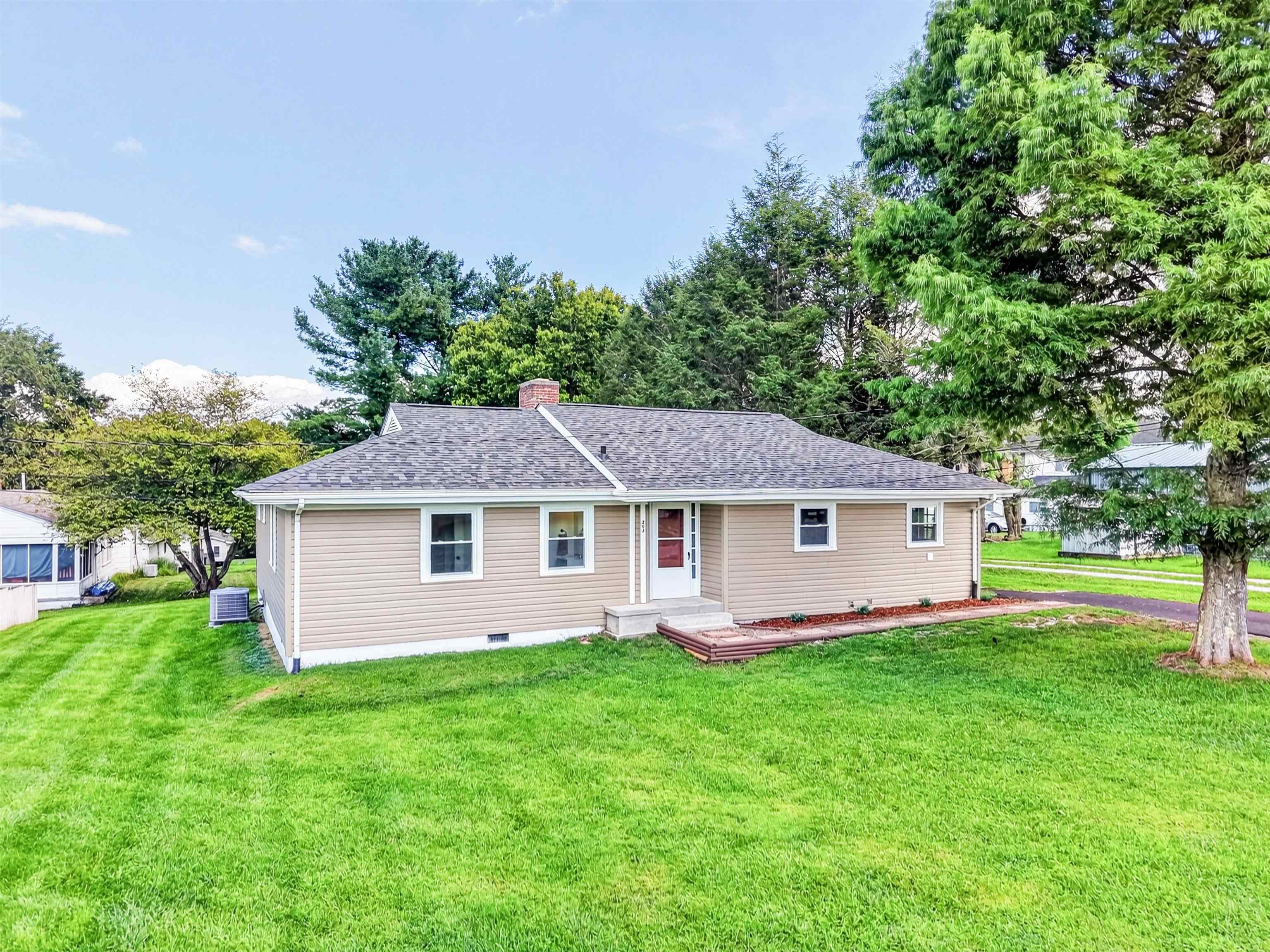203 Taylor Street Radford VA 24141