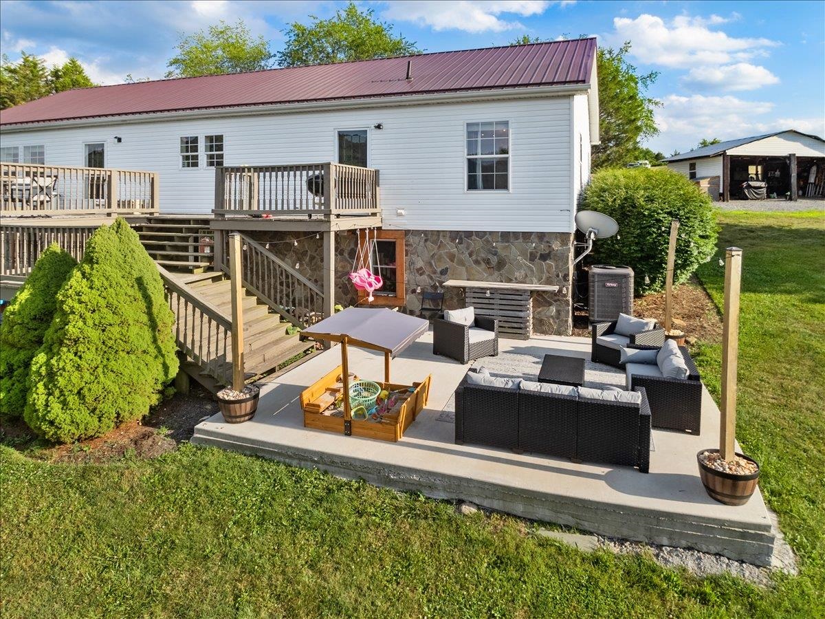 4180 Dry Valley Road Radford VA 24141