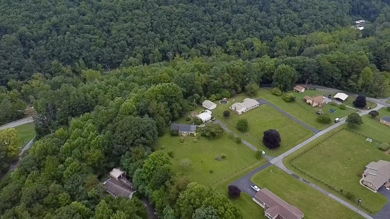 92 SE Fawn Lane SE Rocky Gap VA 24366