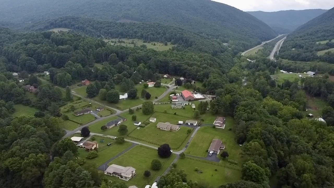 92 SE Fawn Lane SE Rocky Gap VA 24366