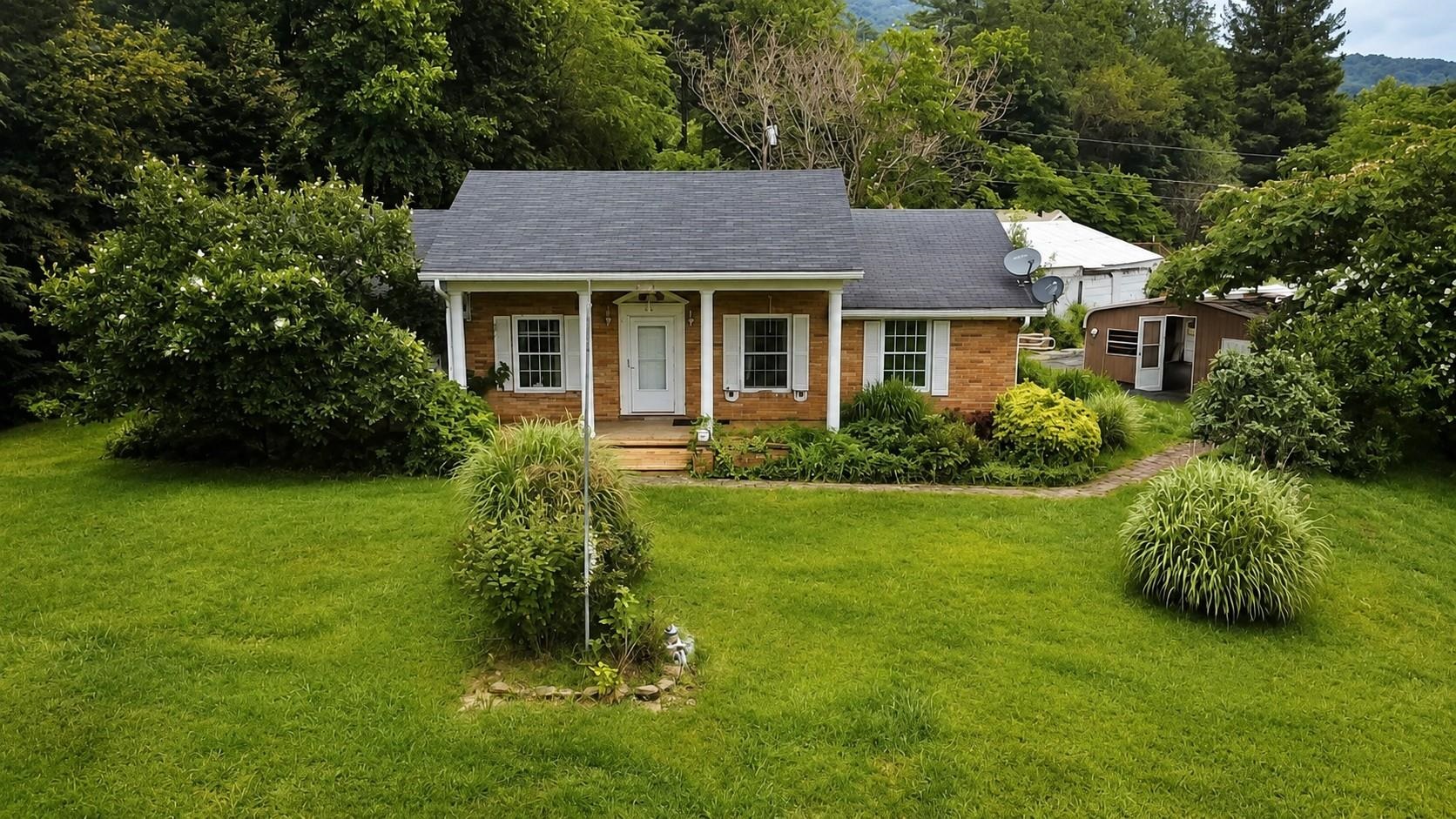 92 SE Fawn Lane SE Rocky Gap VA 24366