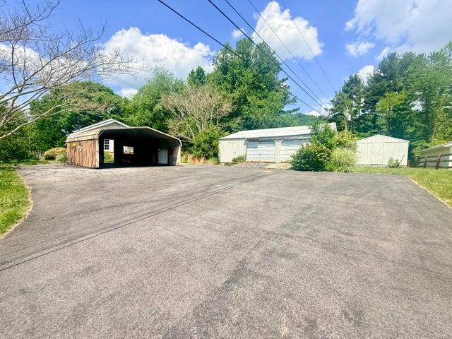 92 SE Fawn Lane SE Rocky Gap VA 24366