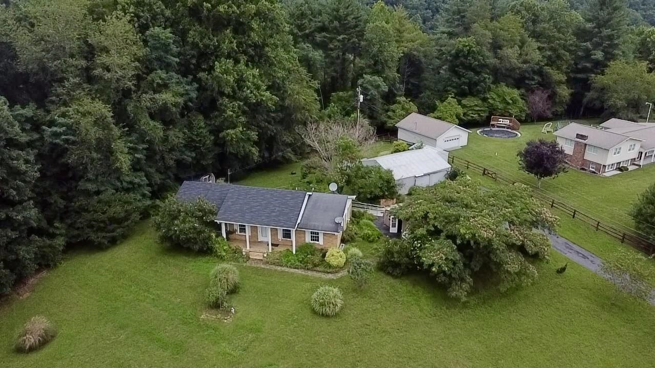 92 SE Fawn Lane SE Rocky Gap VA 24366