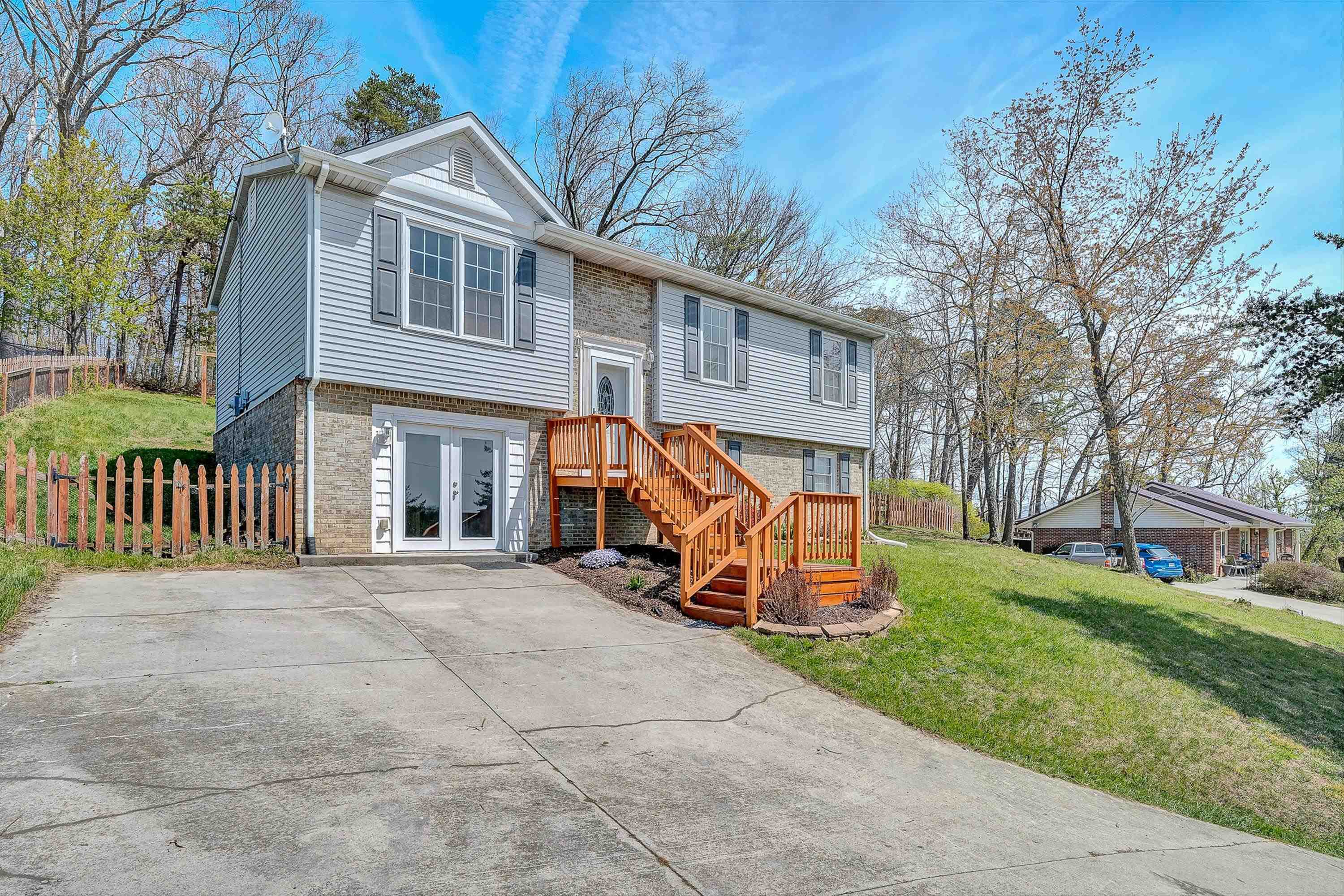 385 Tanglewood Drive SE Christiansburg VA 24073