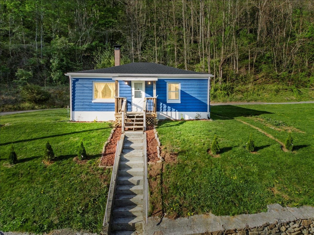 6595 Roanoke Road Shawsville VA 24162