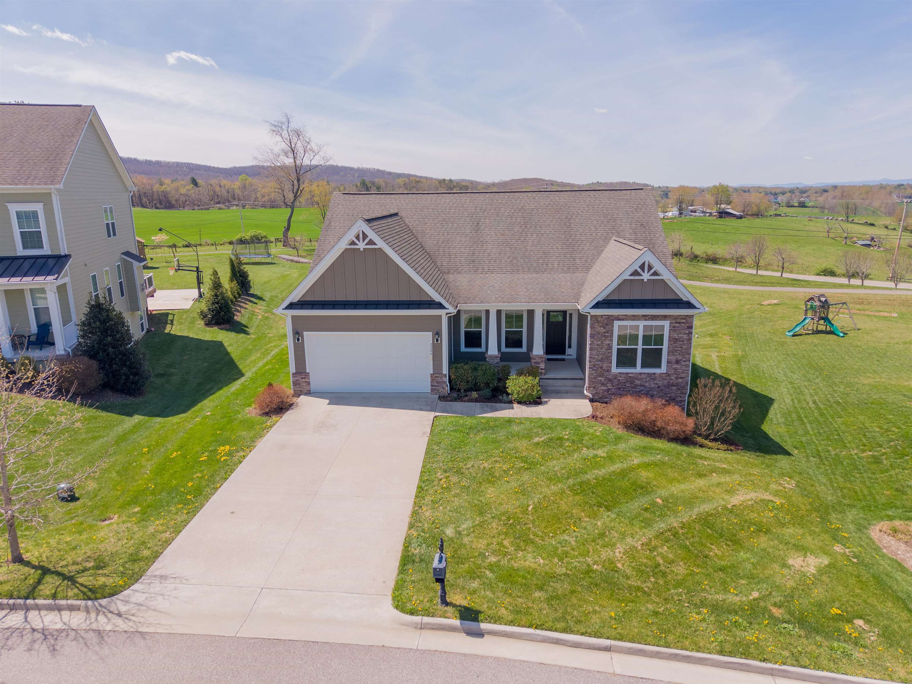 2306 Scenic Ridge Circle Blacksburg VA 24060