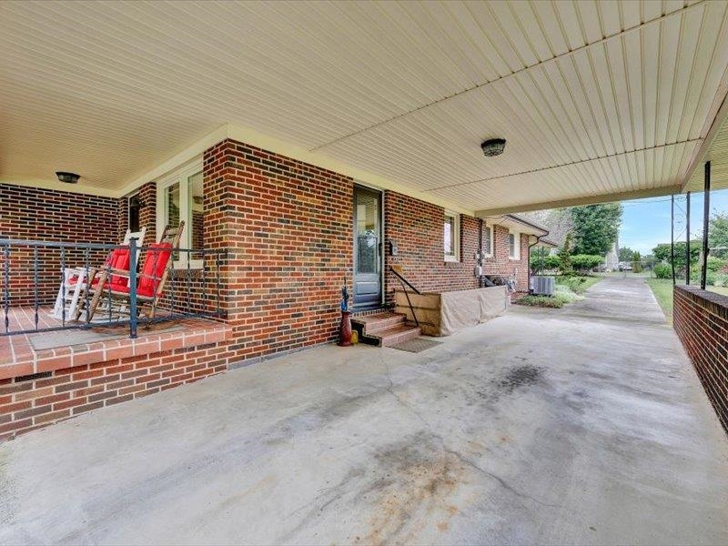 713 10th Street Radford VA 24141