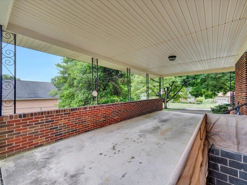 713 10th Street Radford VA 24141