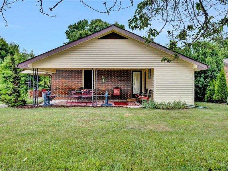 713 10th Street Radford VA 24141