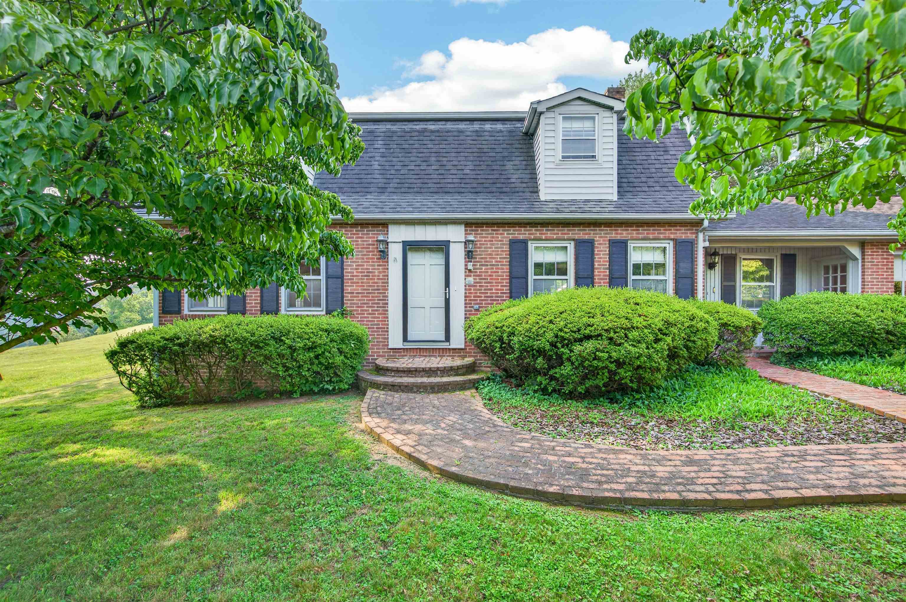 4 8th Street Radford VA 24141