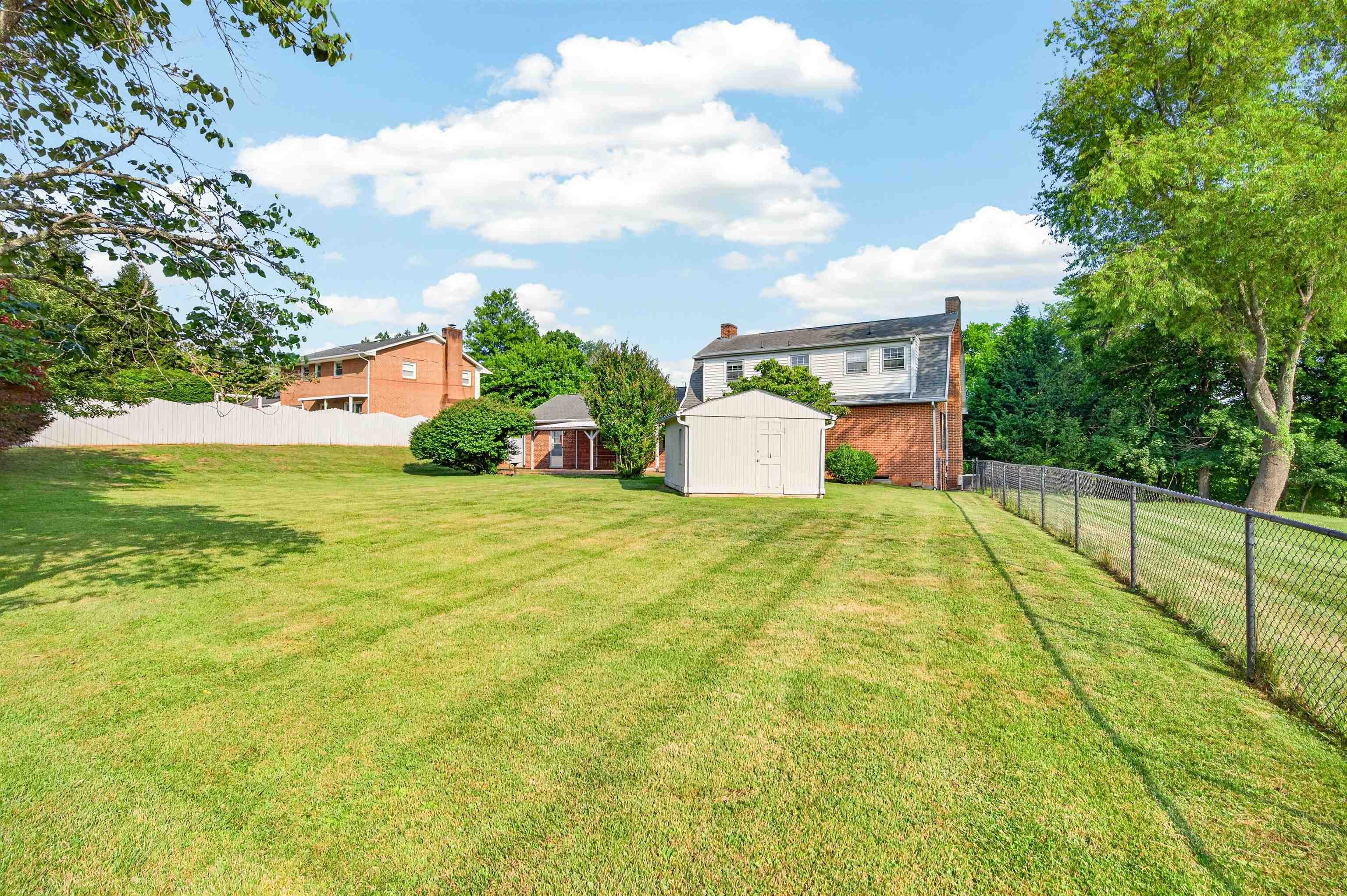 4 8th Street Radford VA 24141