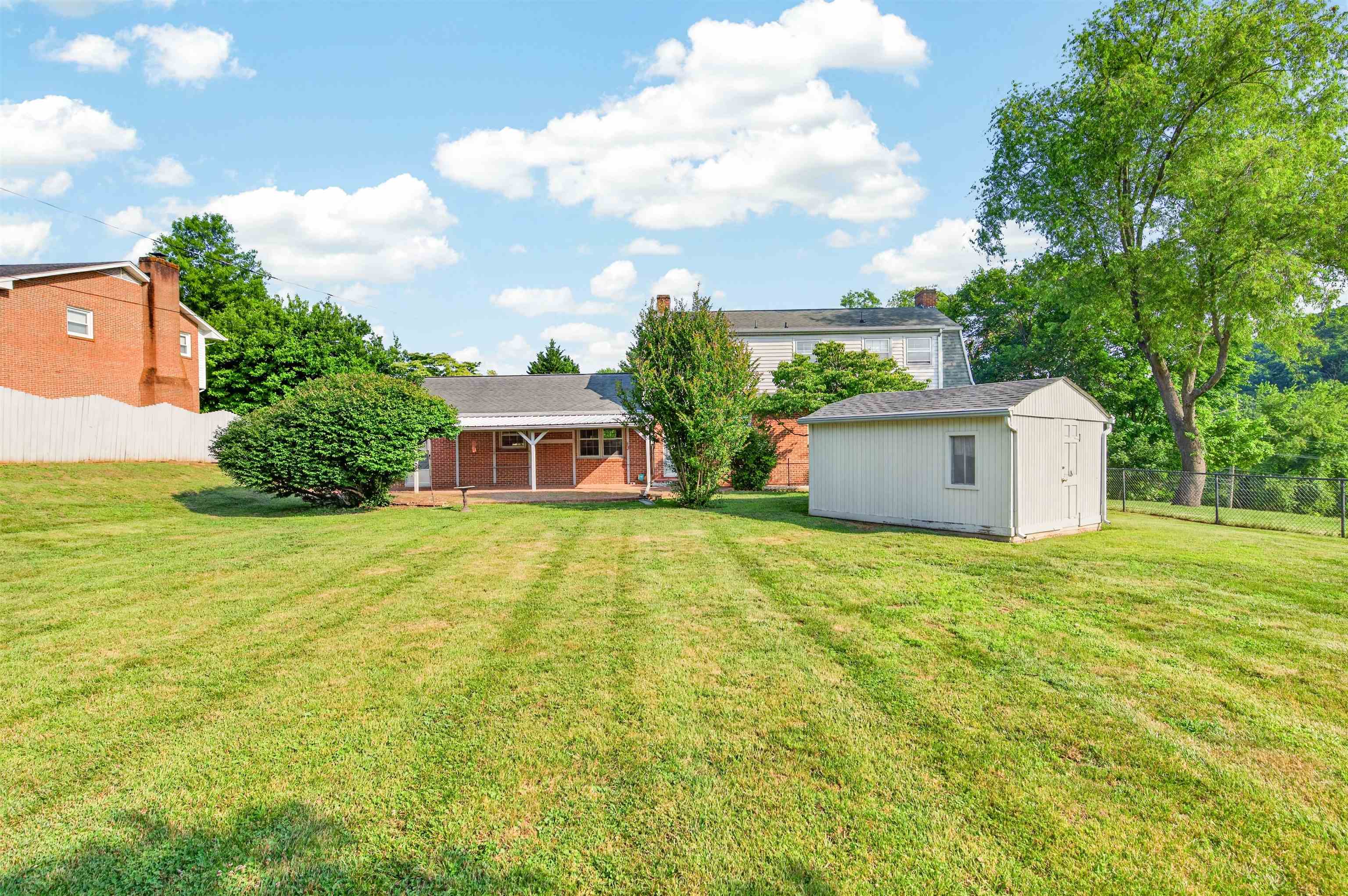 4 8th Street Radford VA 24141