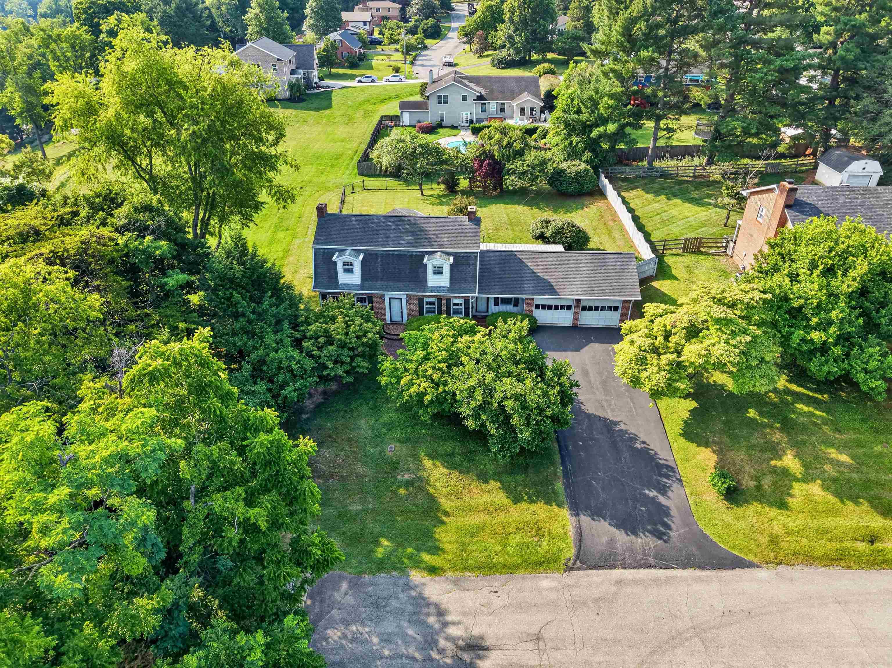 4 8th Street Radford VA 24141