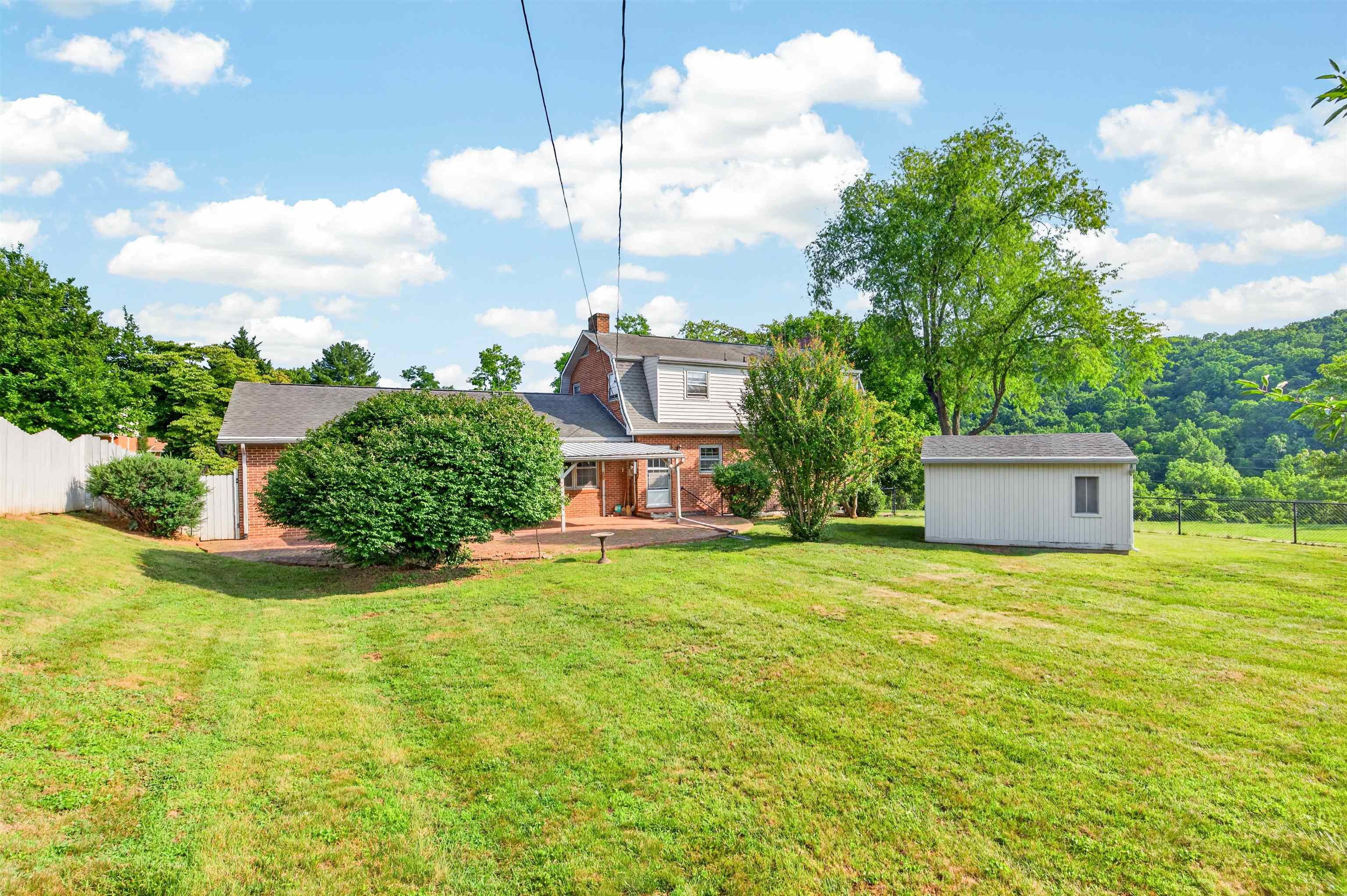 4 8th Street Radford VA 24141