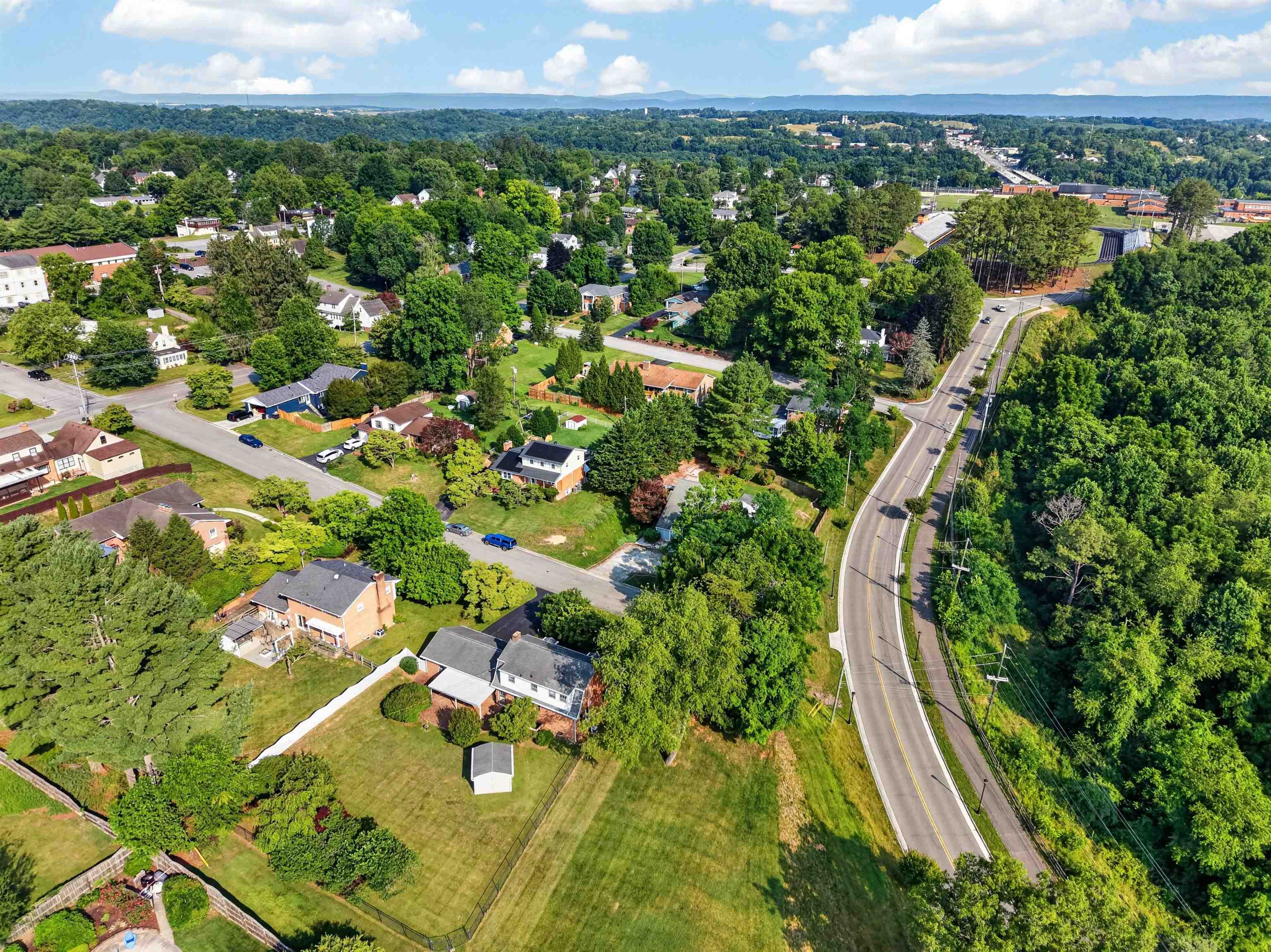 4 8th Street Radford VA 24141