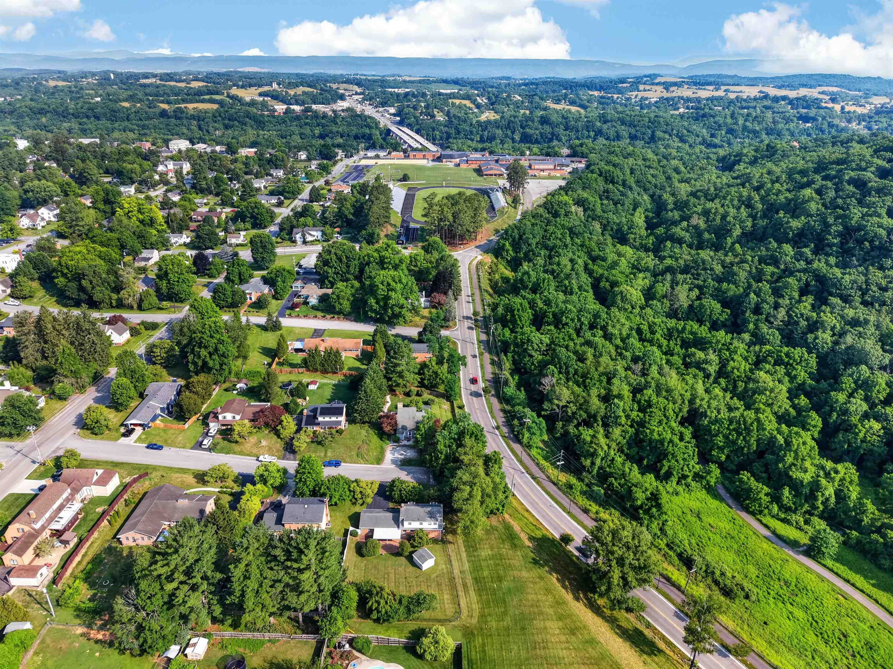 4 8th Street Radford VA 24141