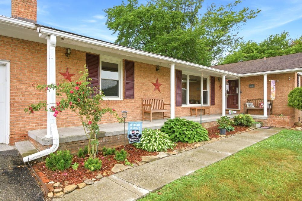 303 Mountain Drive Pearisburg VA 24134