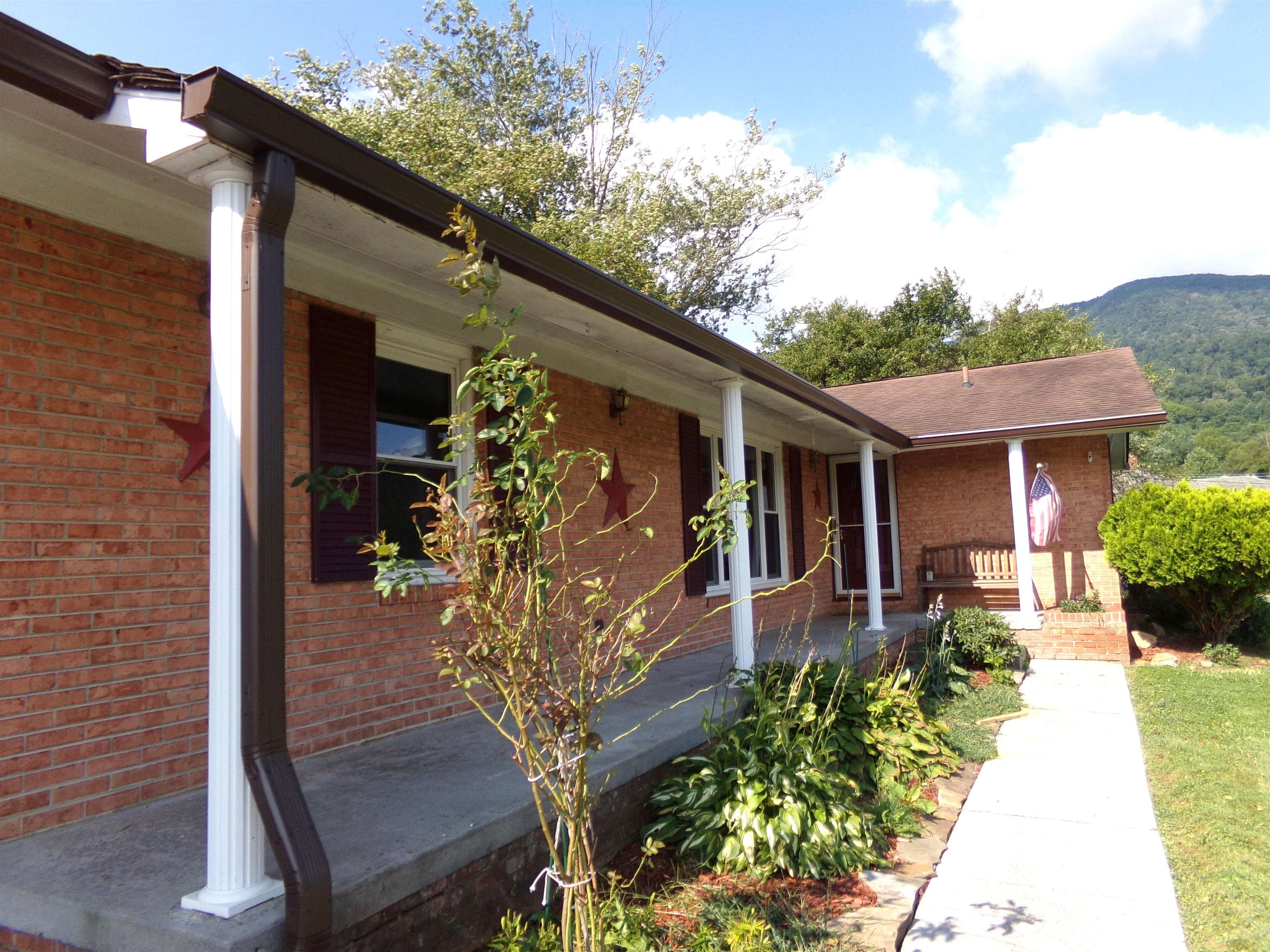 303 Mountain Drive Pearisburg VA 24134