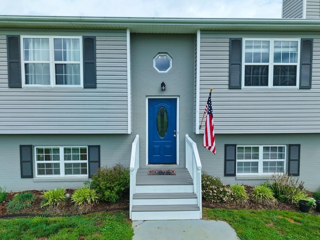 1460 West View Drive Christiansburg VA 24073