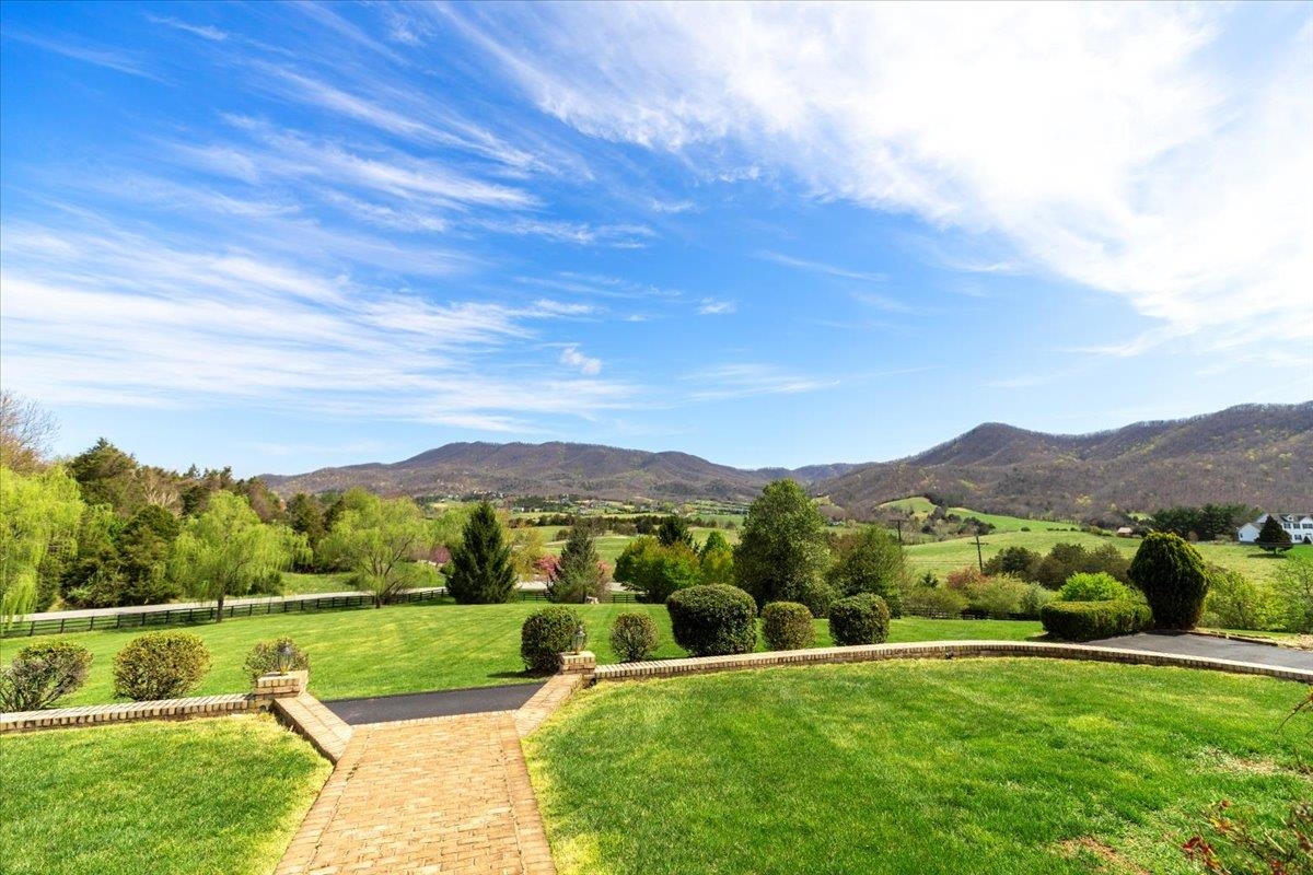 855 Deercroft Drive Blacksburg VA 24060