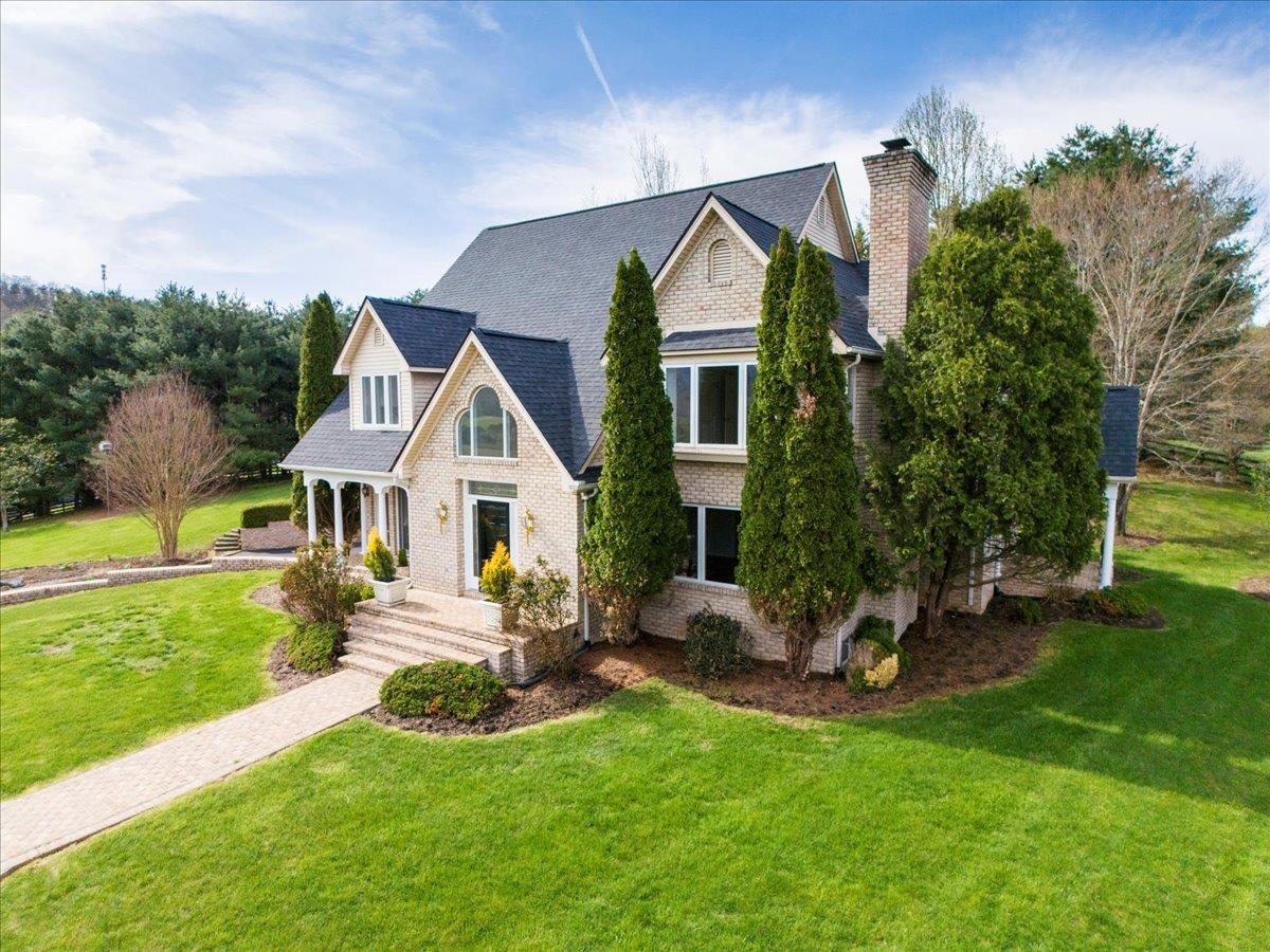 855 Deercroft Drive Blacksburg VA 24060