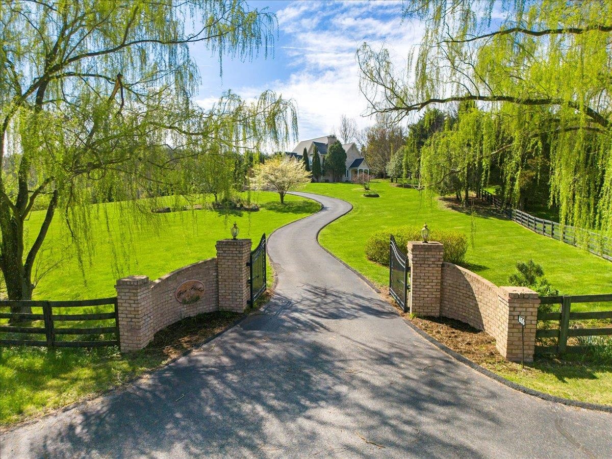 855 Deercroft Drive Blacksburg VA 24060