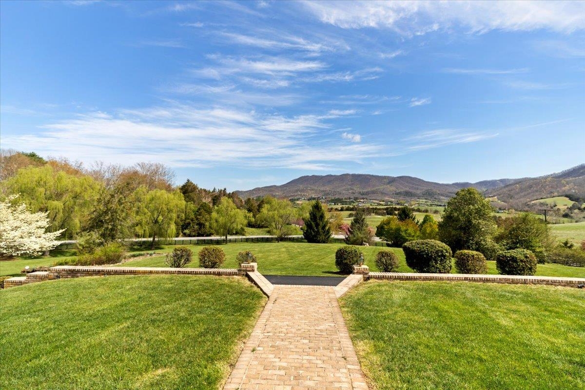 855 Deercroft Drive Blacksburg VA 24060