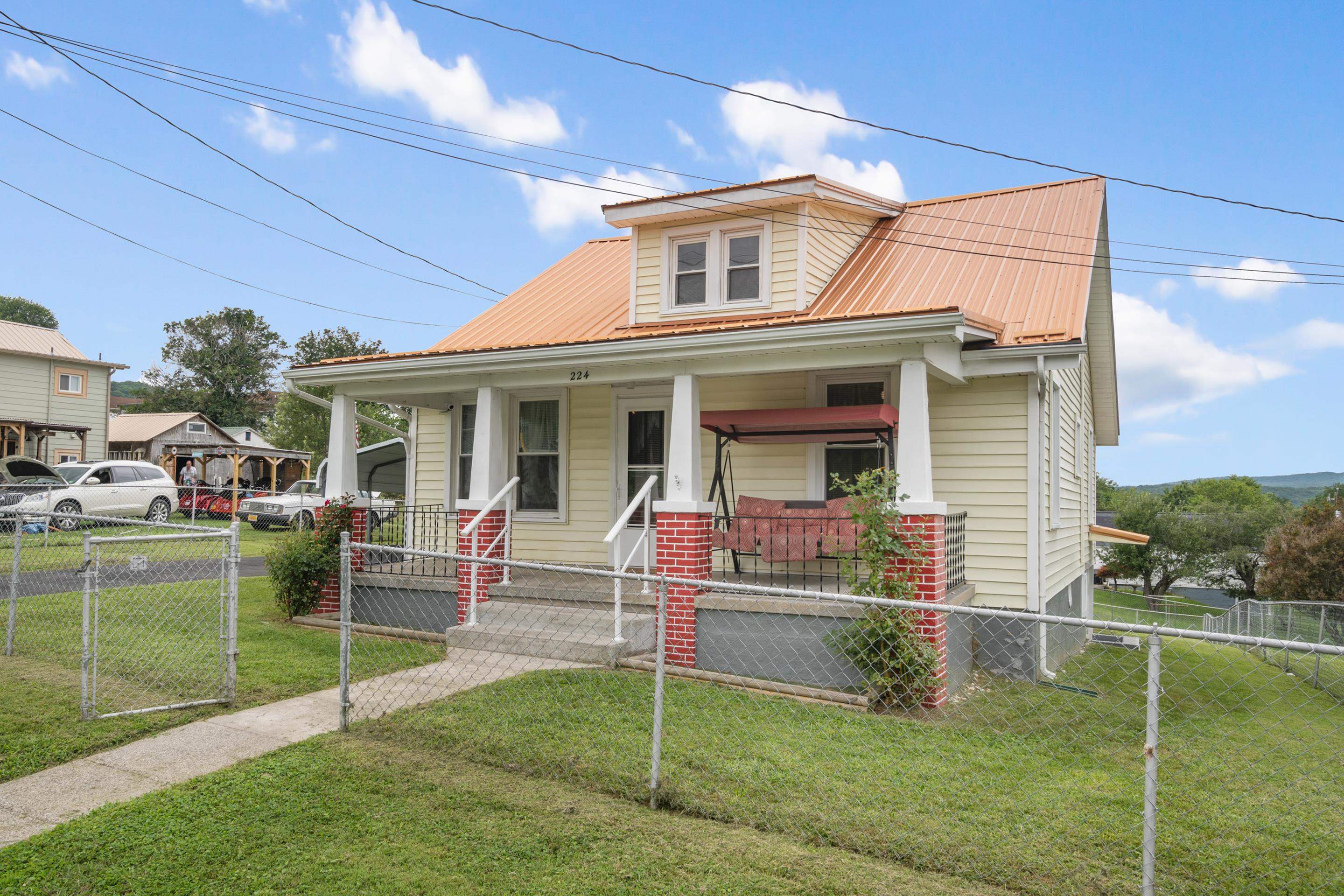 224 Floyd Avenue Pulaski VA 24301