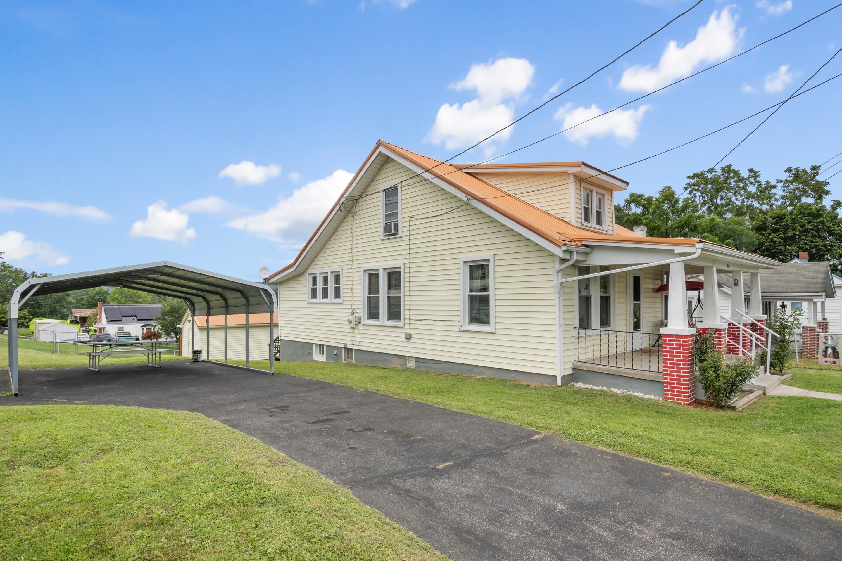 224 Floyd Avenue Pulaski VA 24301