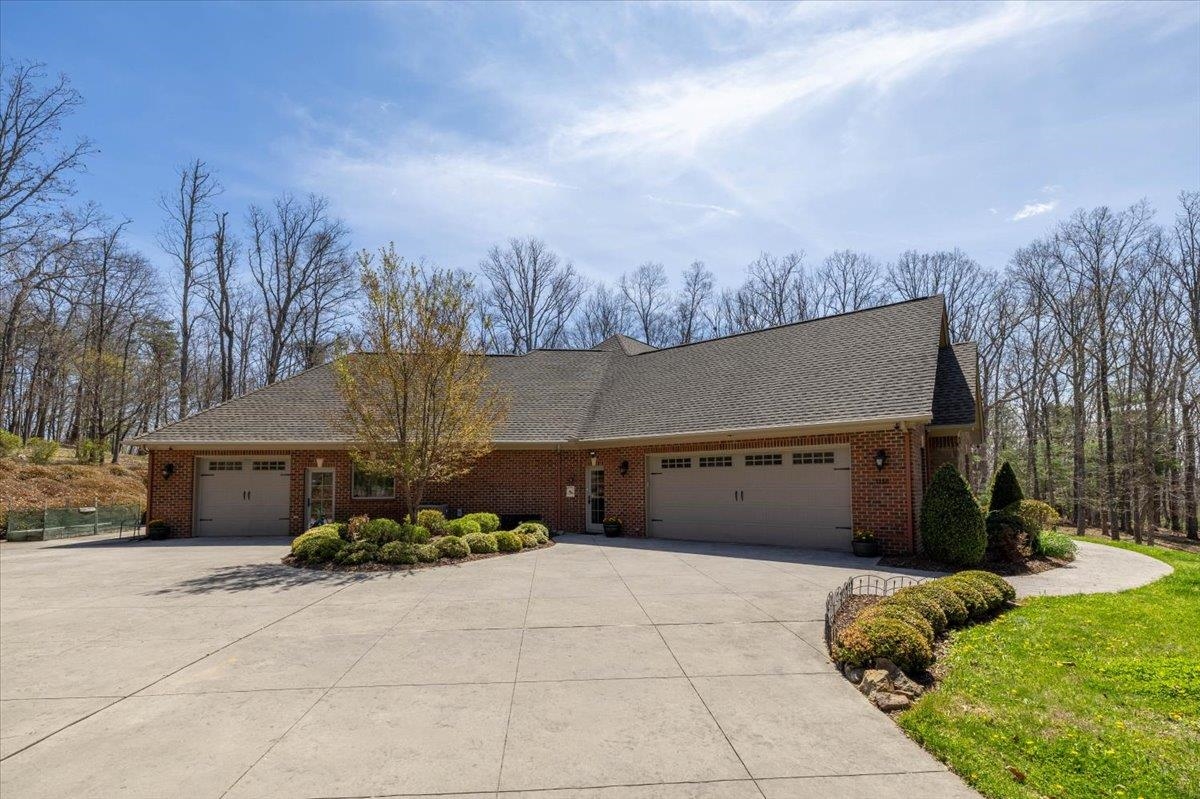 1250 Treetop Ridge Road Blacksburg VA 24060