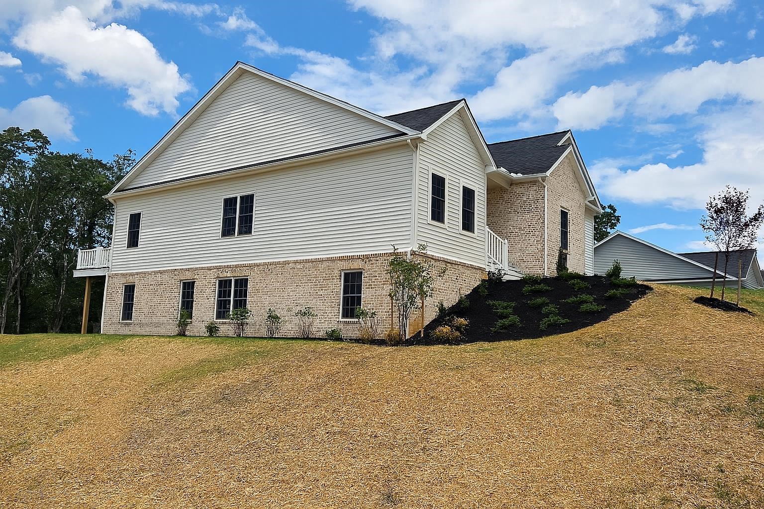 5548 Old Grove Lane Salem VA 24153