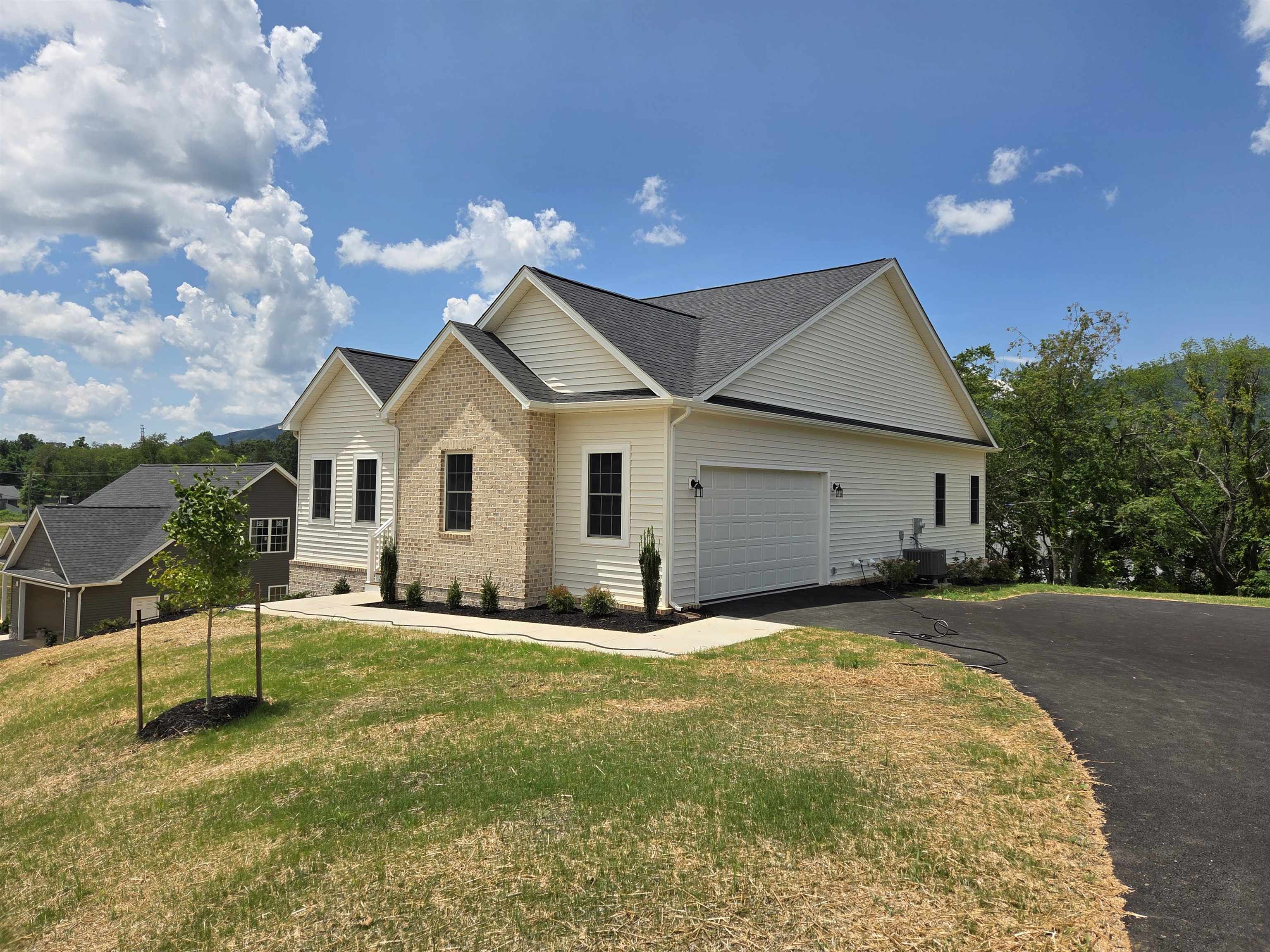 5548 Old Grove Lane Salem VA 24153