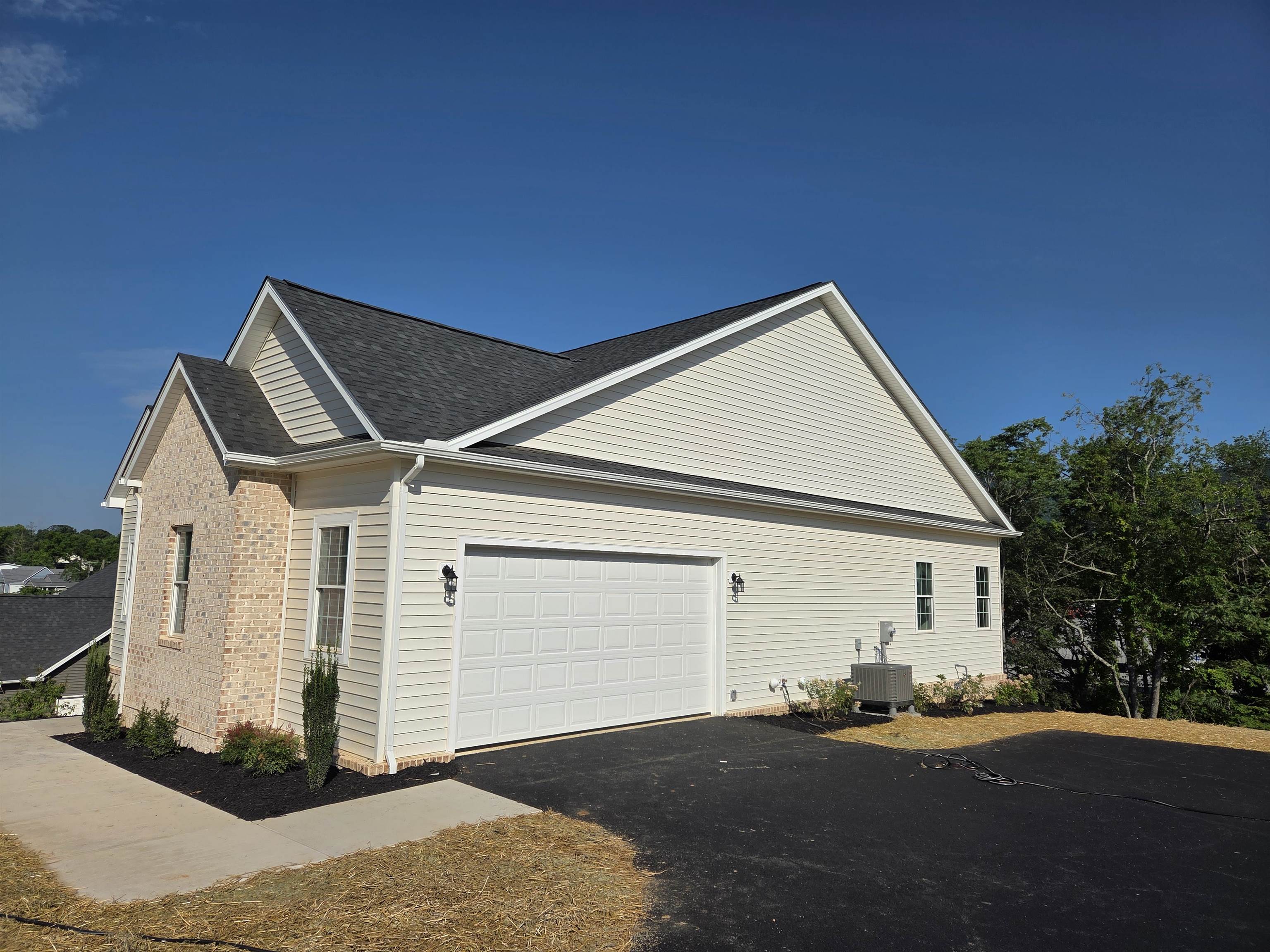 5548 Old Grove Lane Salem VA 24153