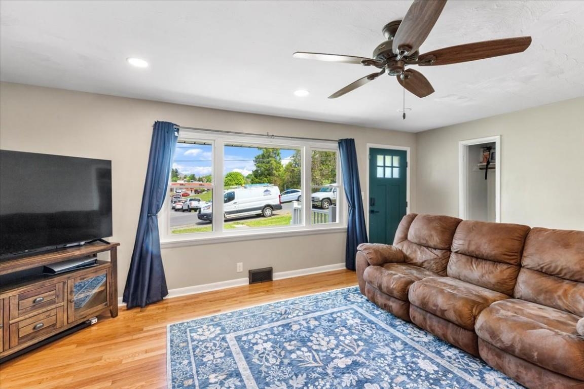 500 Woodrum Street Pearisburg VA 24134