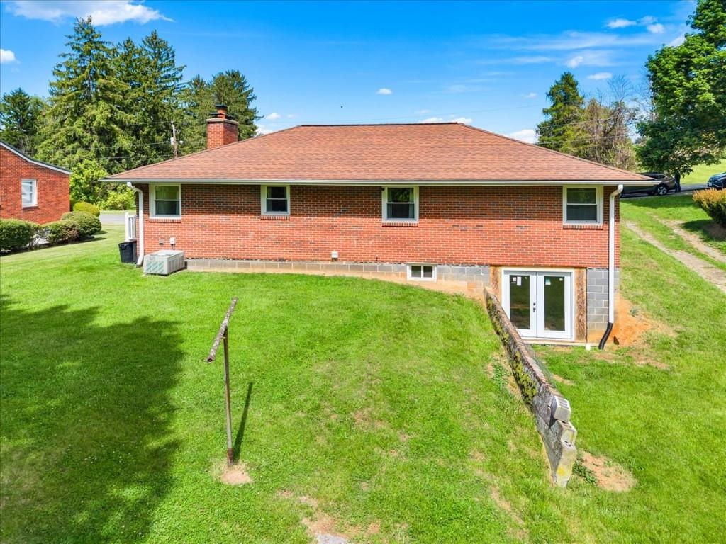 500 Woodrum Street Pearisburg VA 24134