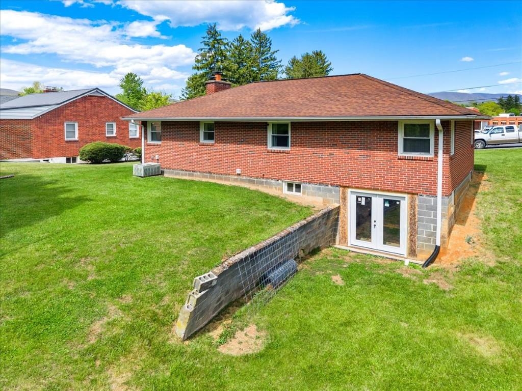 500 Woodrum Street Pearisburg VA 24134