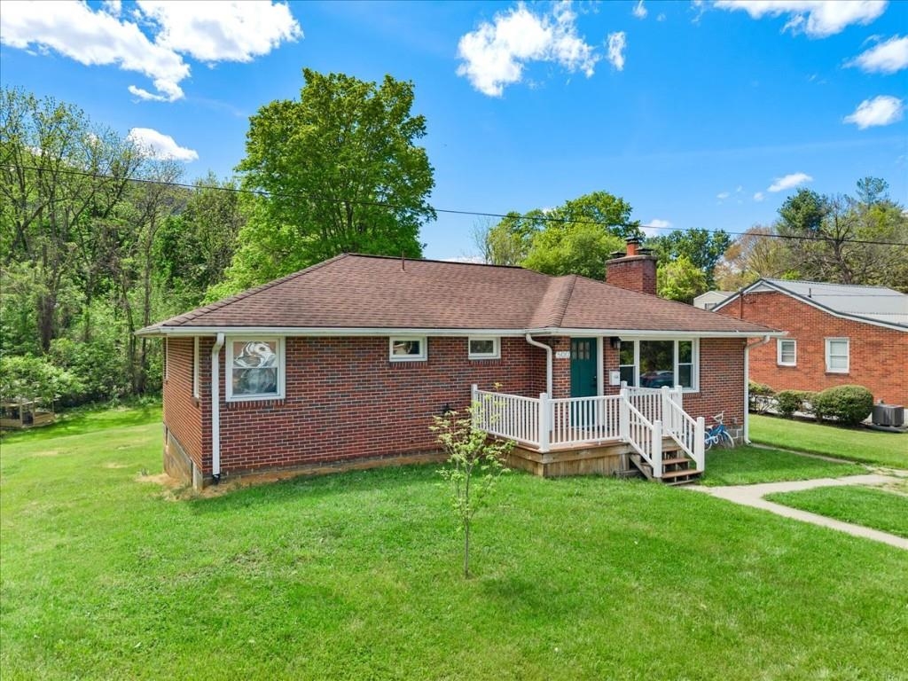 500 Woodrum Street Pearisburg VA 24134