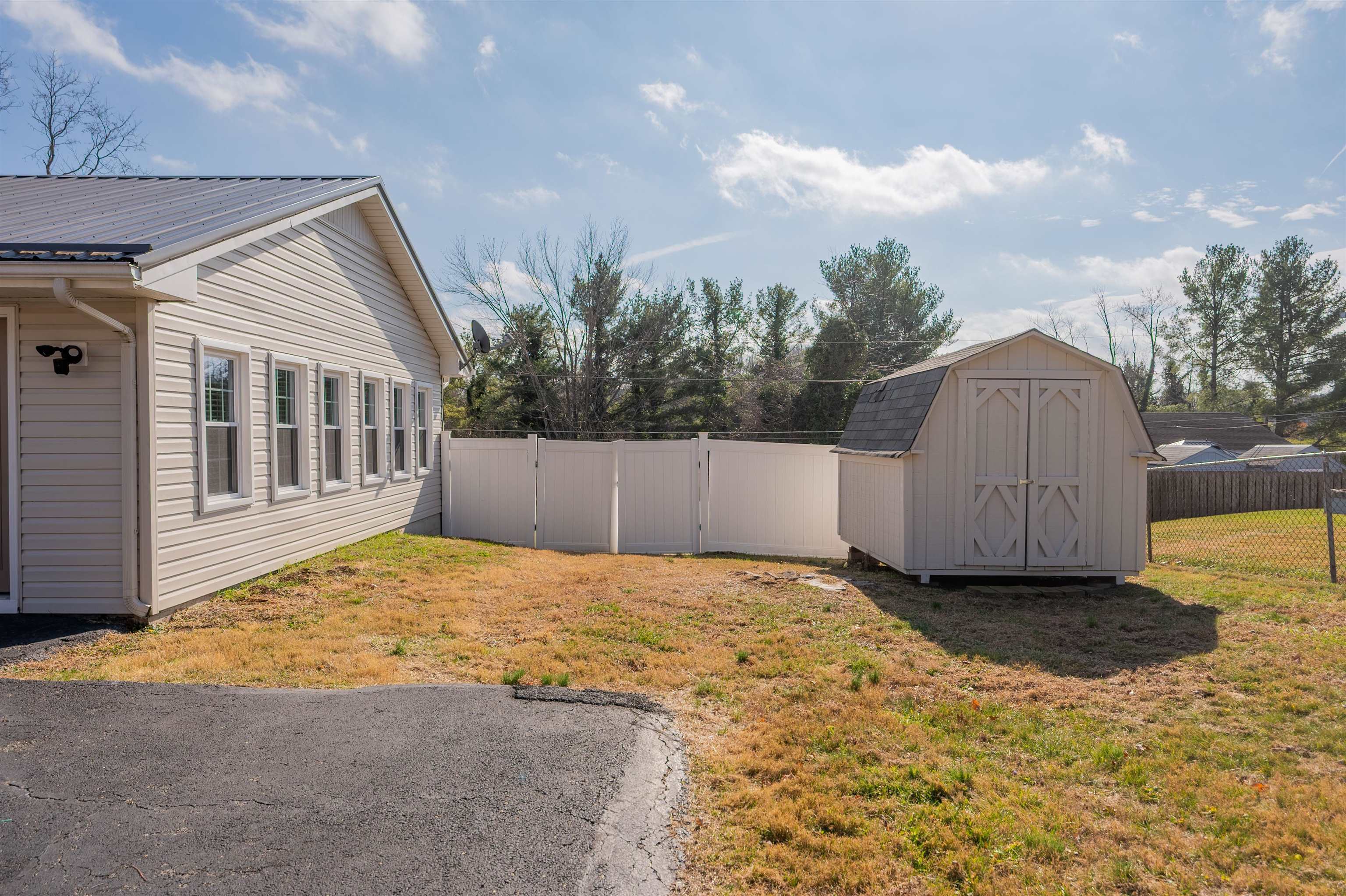 230 Montgomery Street NE Christiansburg VA 24073