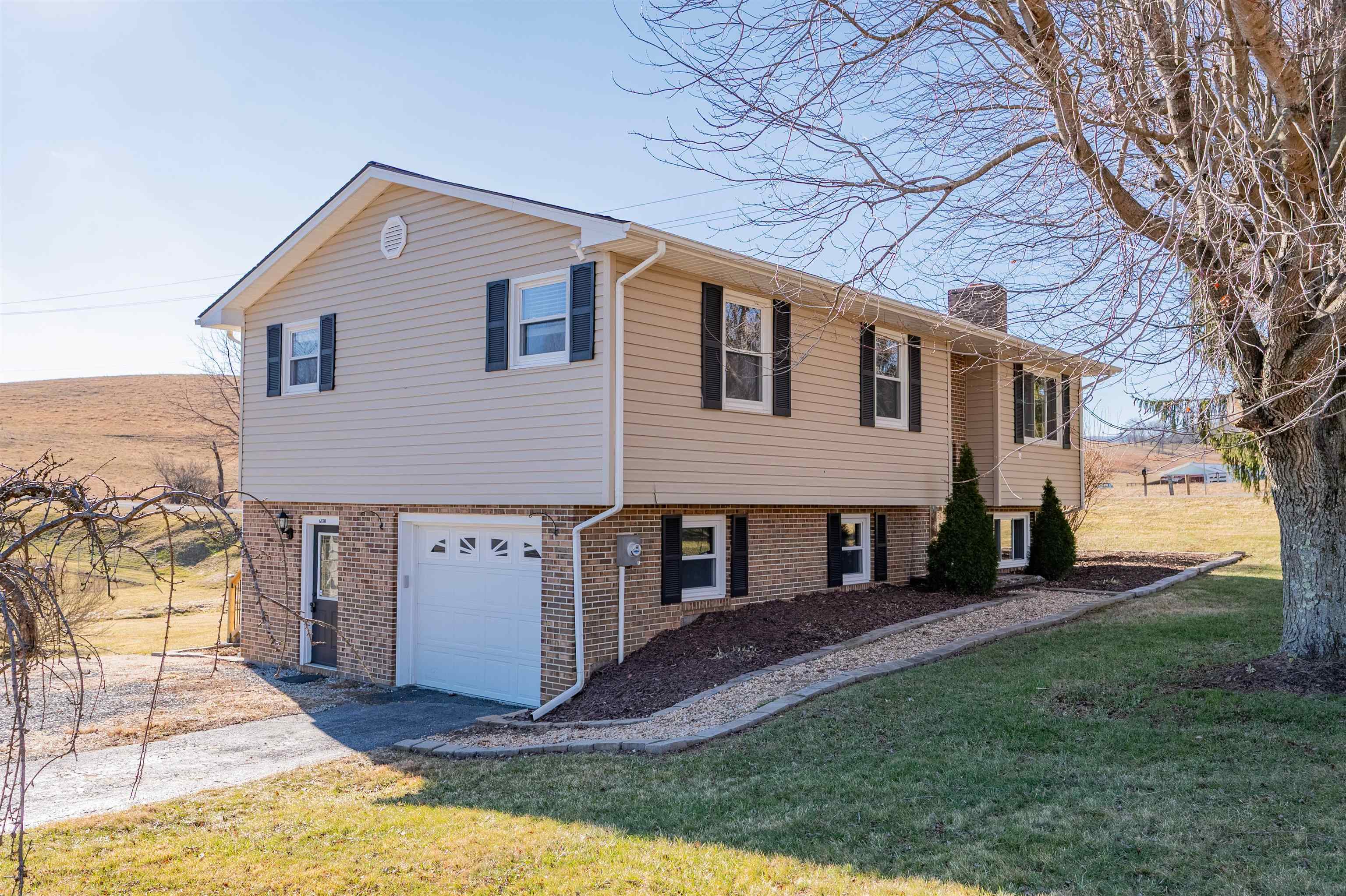 6830 S Scenic Highway Bland VA 24315