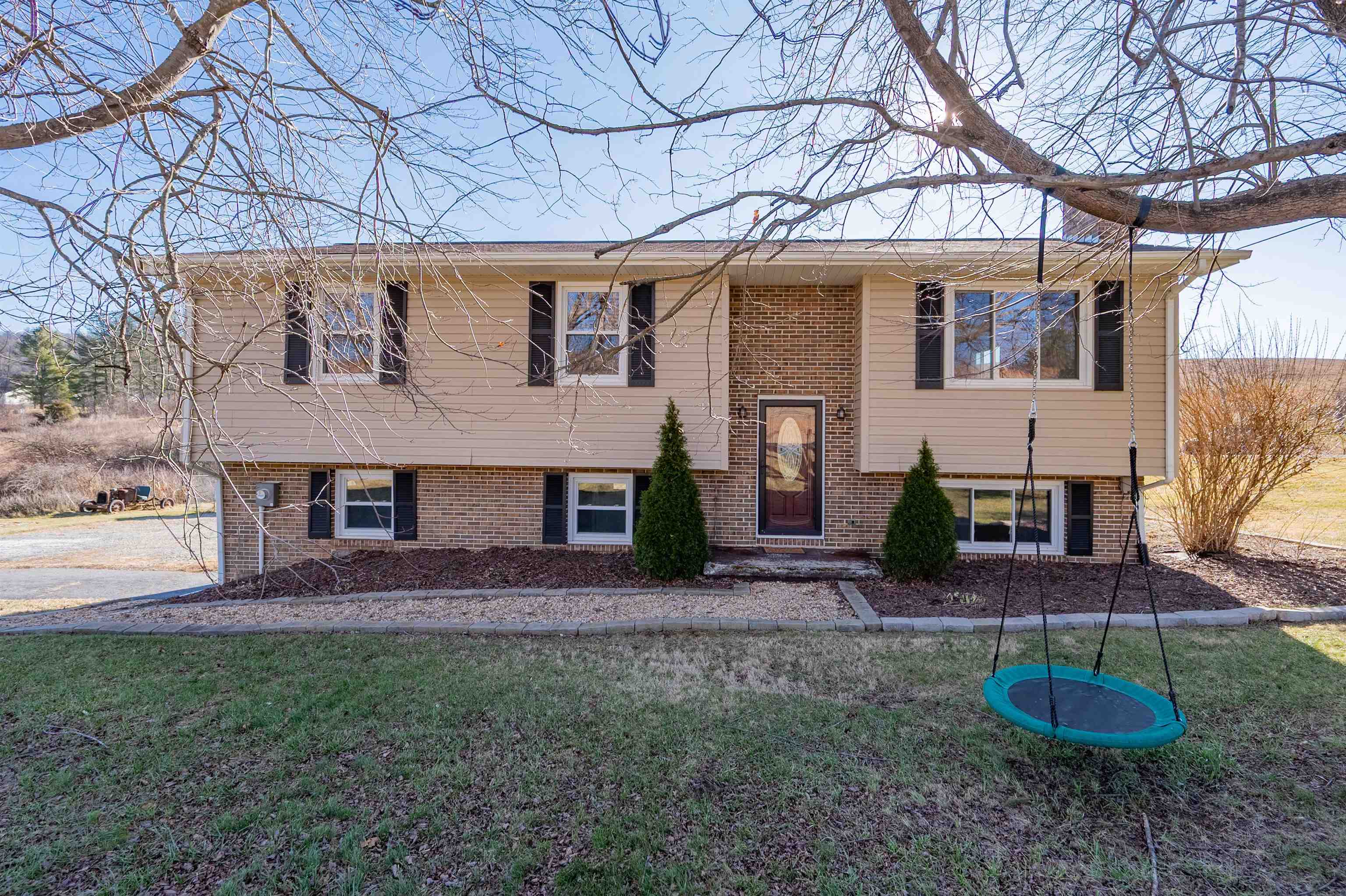 6830 S Scenic Highway Bland VA 24315