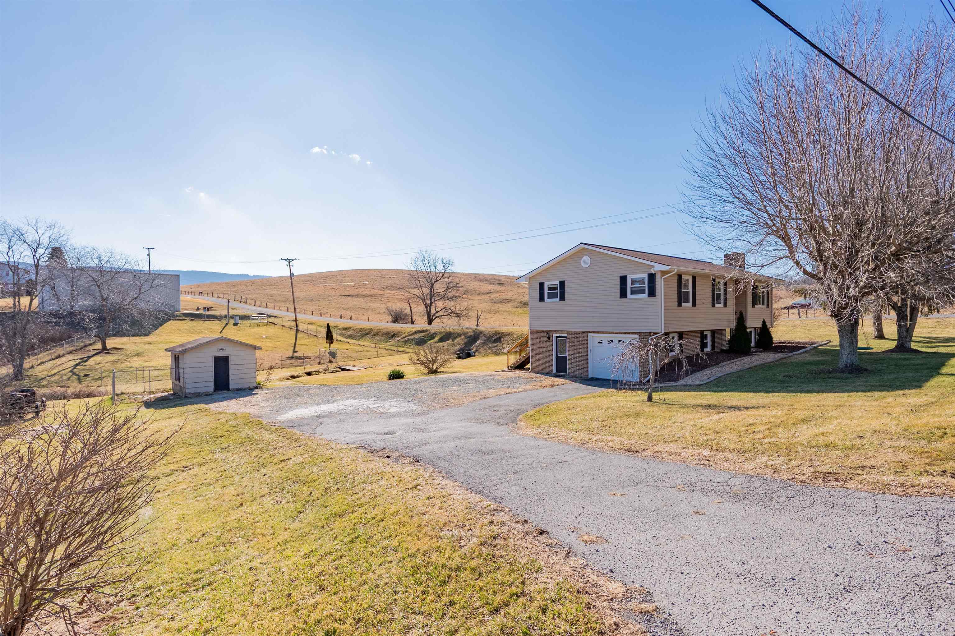 6830 S Scenic Highway Bland VA 24315