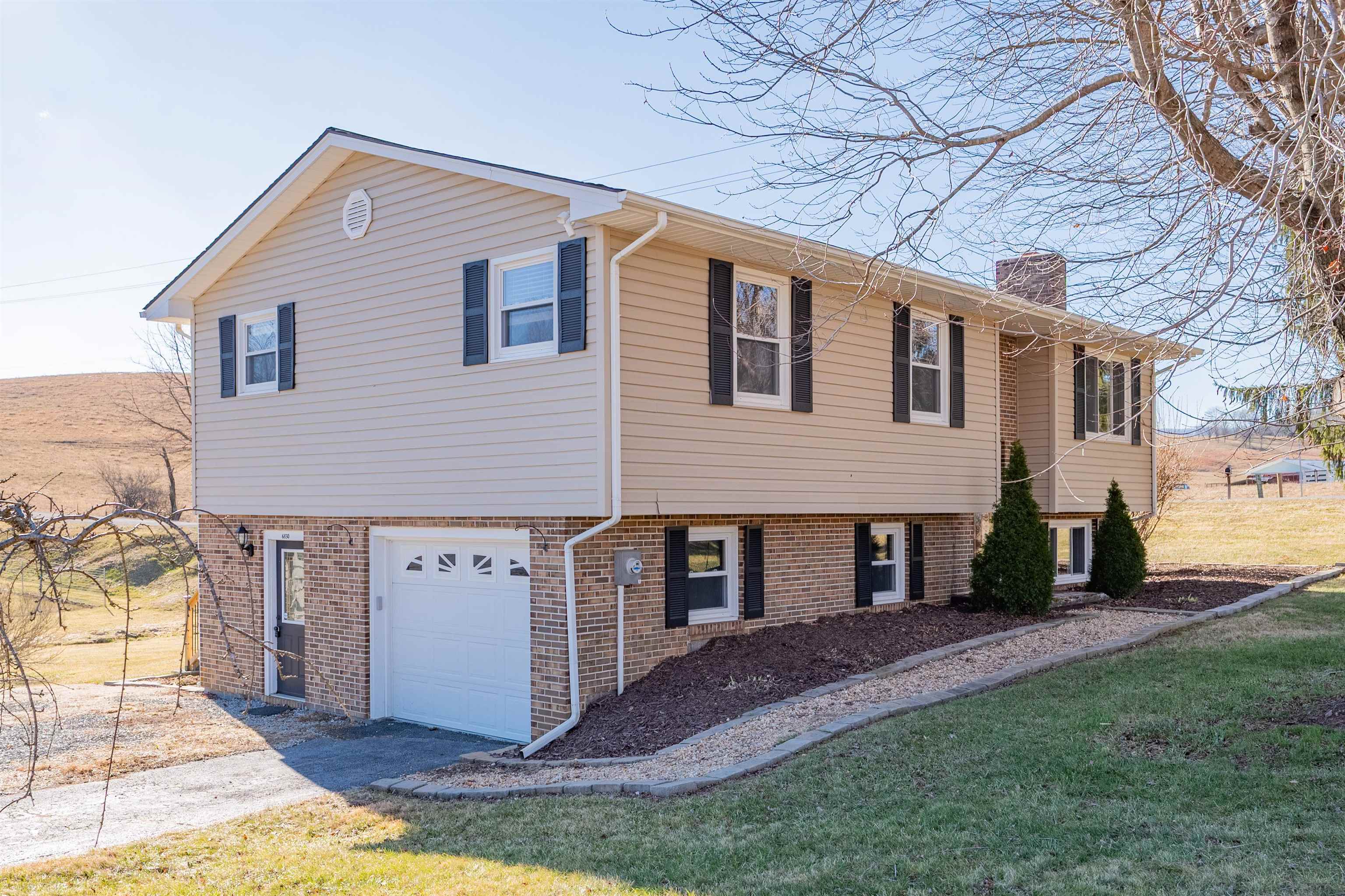 6830 S Scenic Highway Bland VA 24315