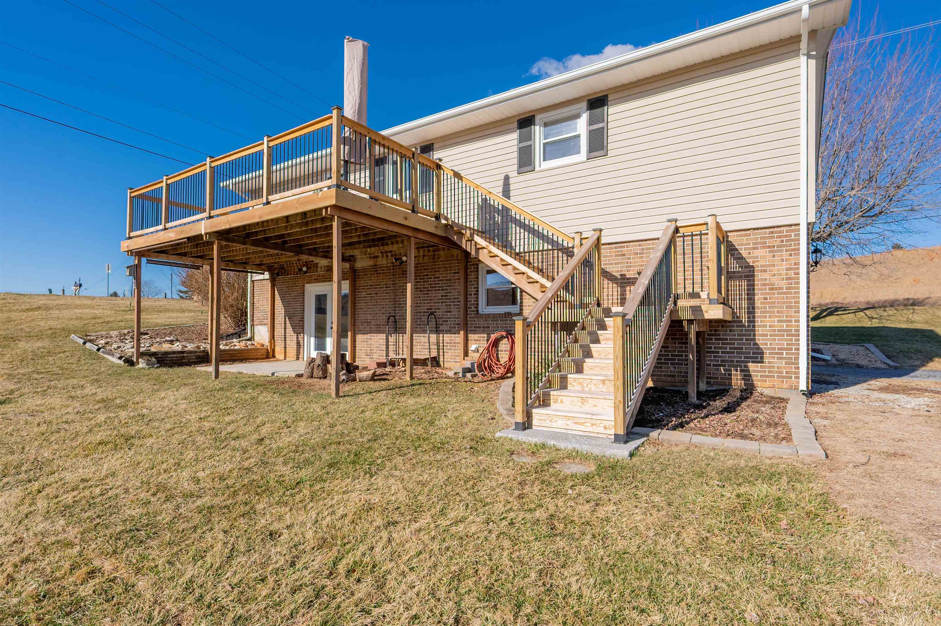 6830 S Scenic Highway Bland VA 24315