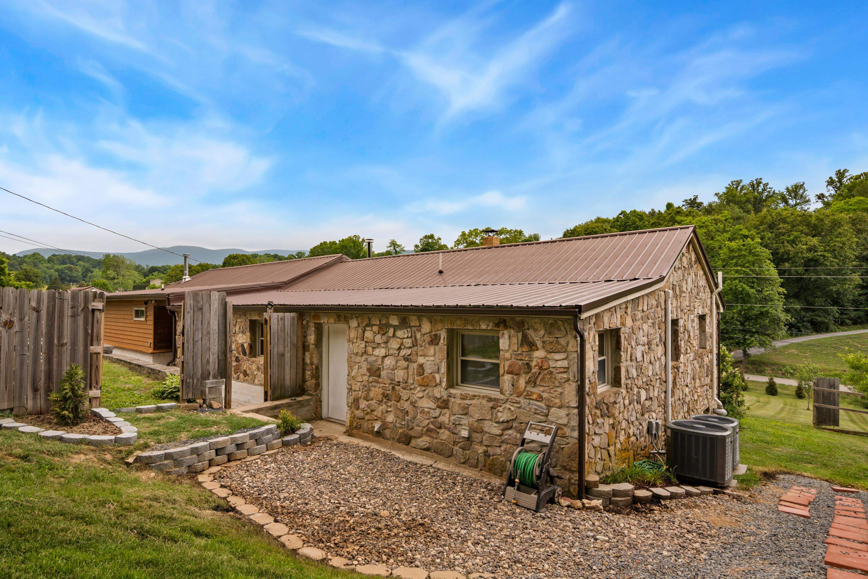 116 Blackhaw Lane Pembroke VA 24136