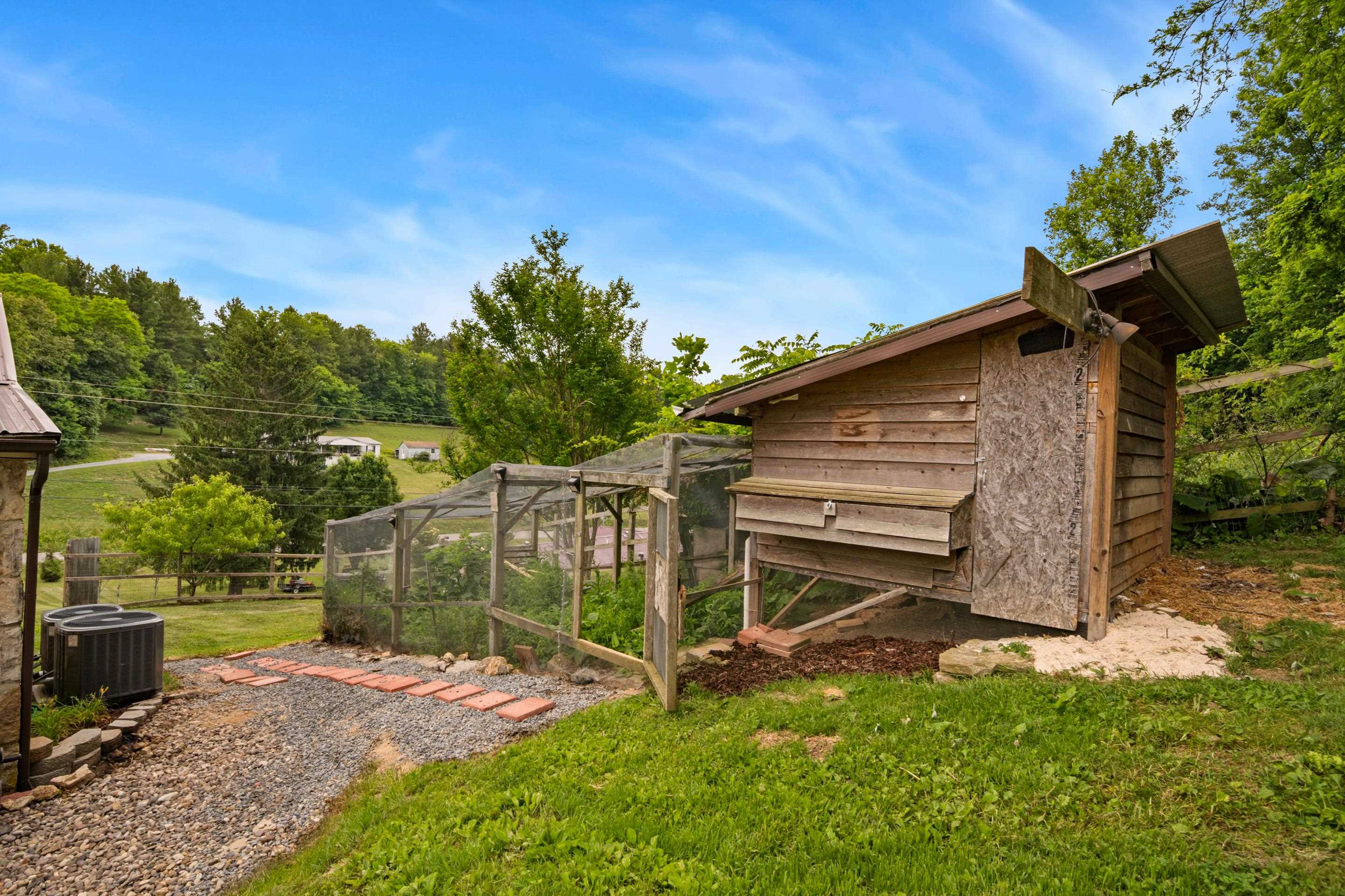 116 Blackhaw Lane Pembroke VA 24136