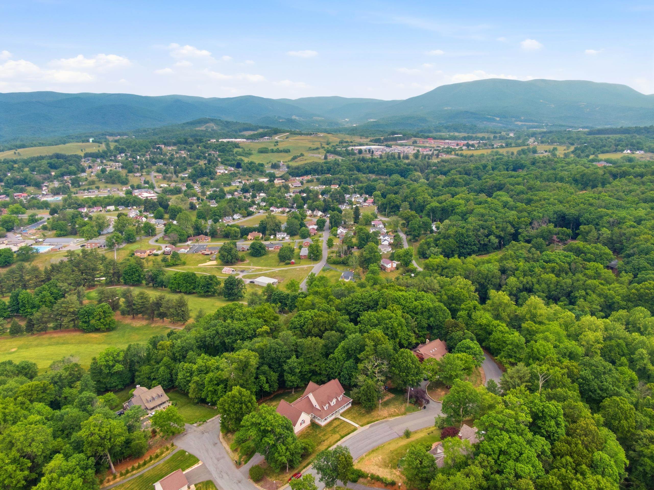 101 Darden Drive Pearisburg VA 24134