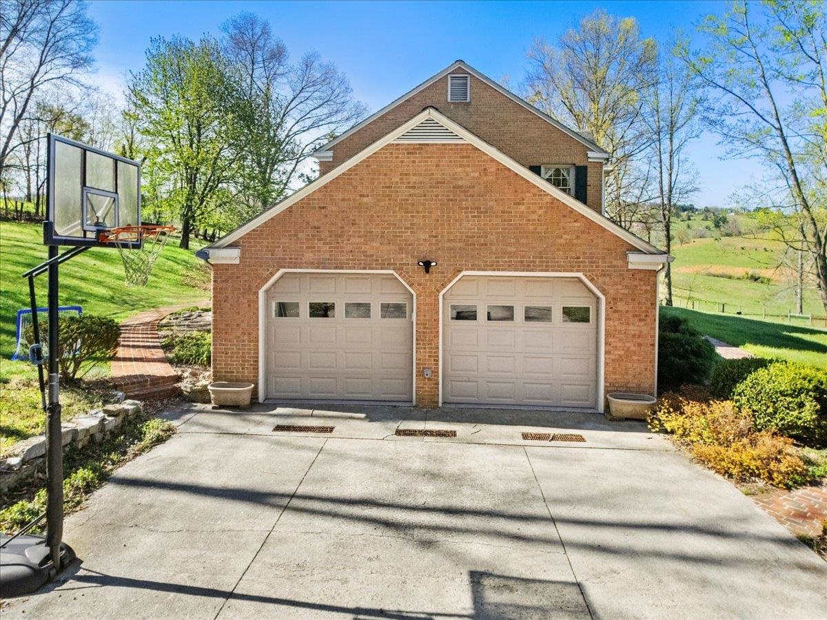 1192 Round Meadow Drive Christiansburg VA 24073